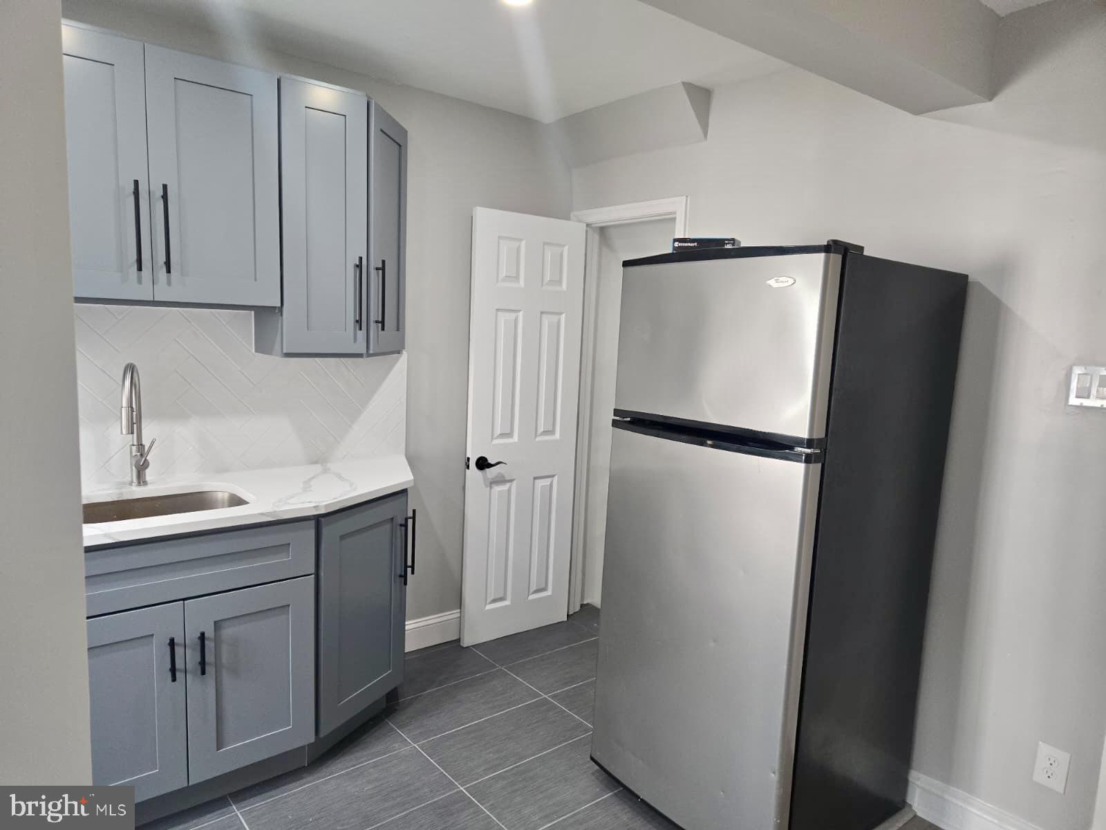 HOLMESBURG - Residential Lease