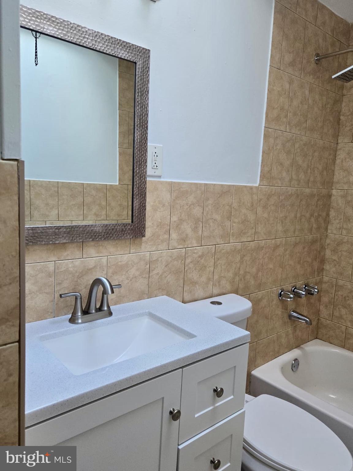 HOLMESBURG - Residential Lease