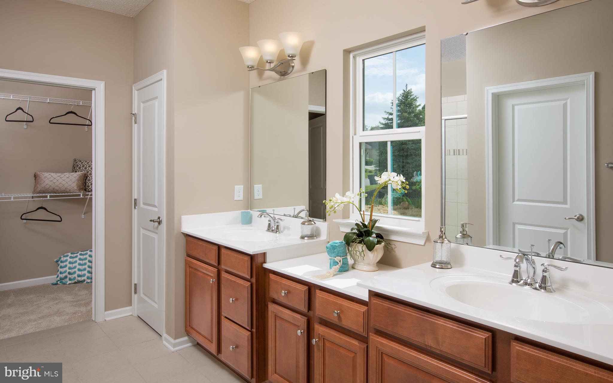 REGENTS GLEN VILLAS - Residential