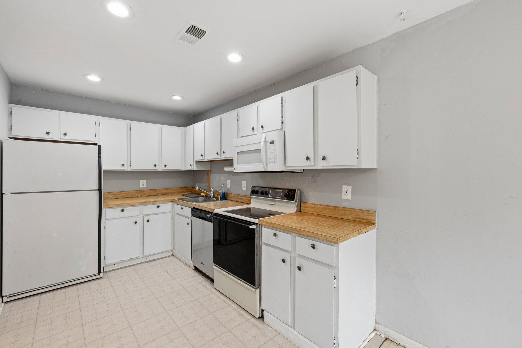 BURKE CENTRE - Residential