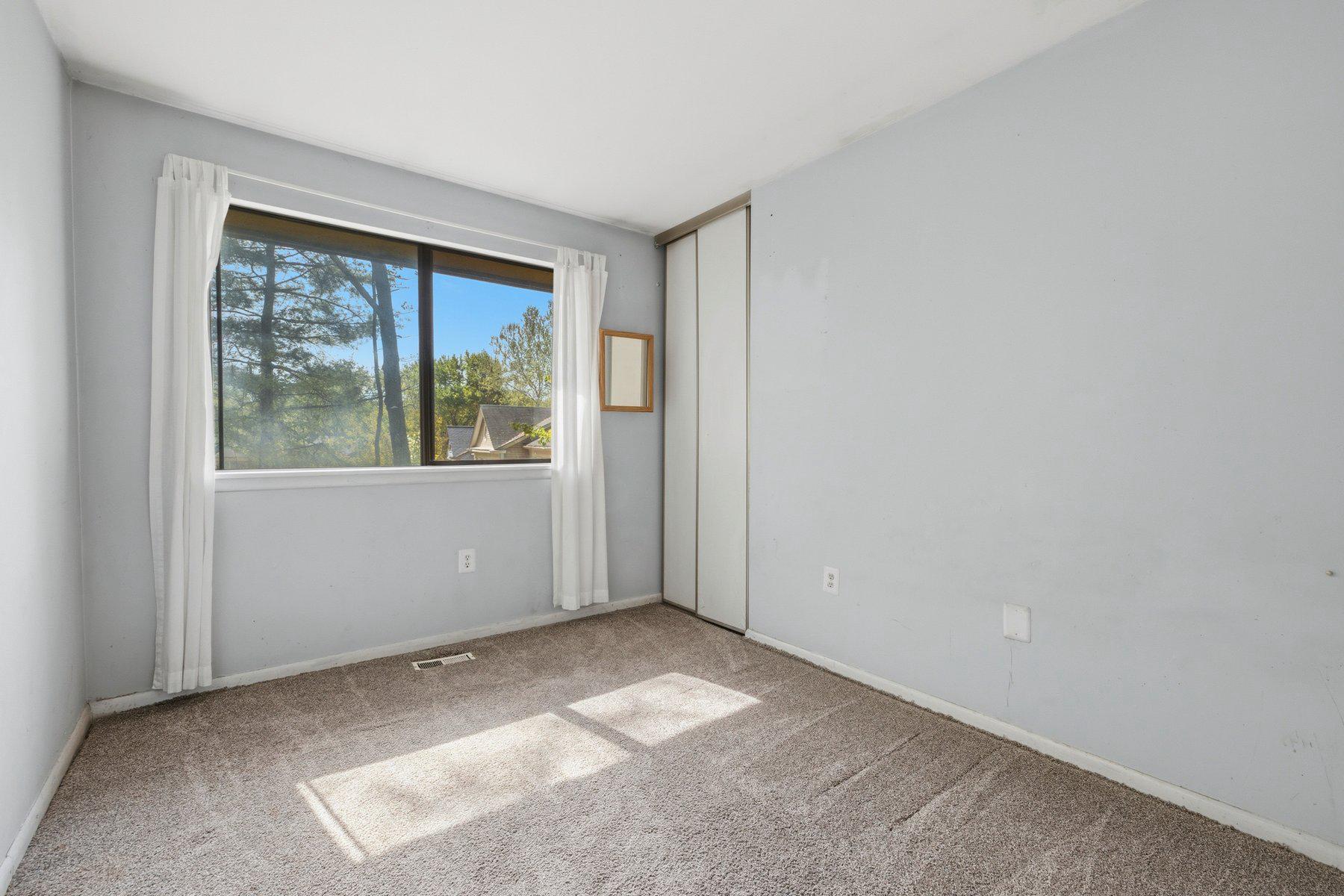 BURKE CENTRE - Residential