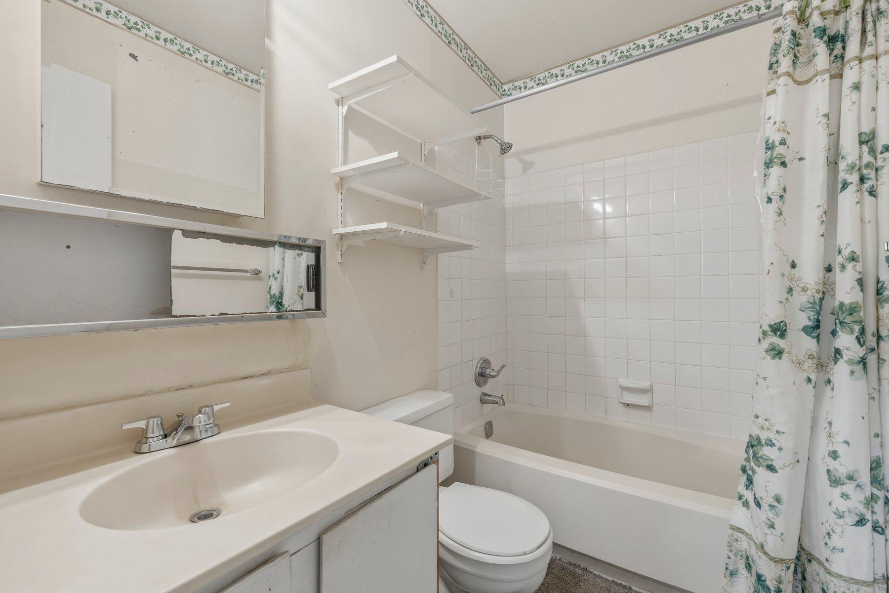 BURKE CENTRE - Residential