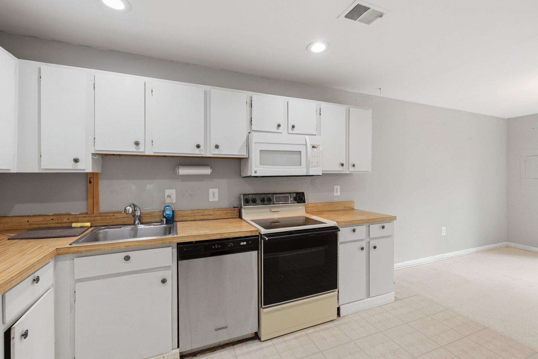 BURKE CENTRE - Residential