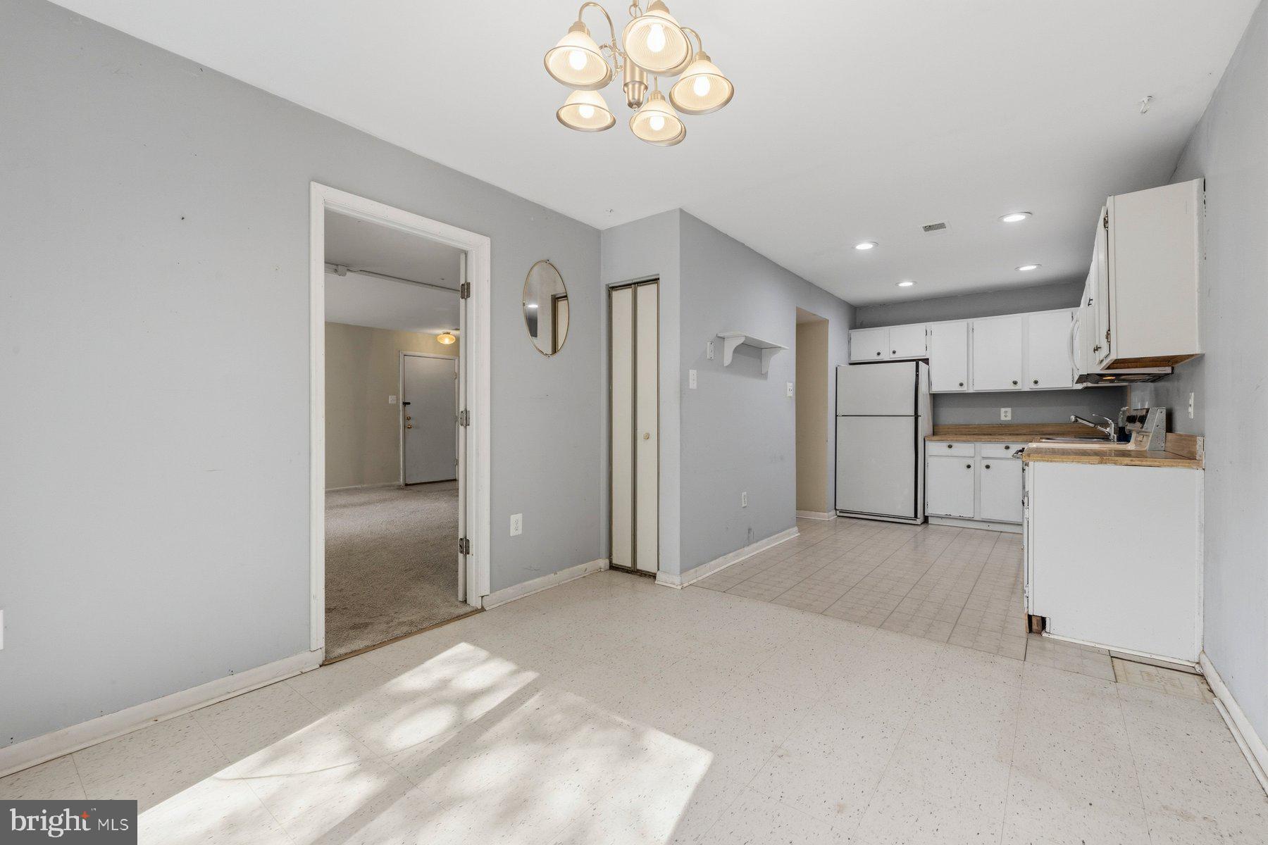 BURKE CENTRE - Residential