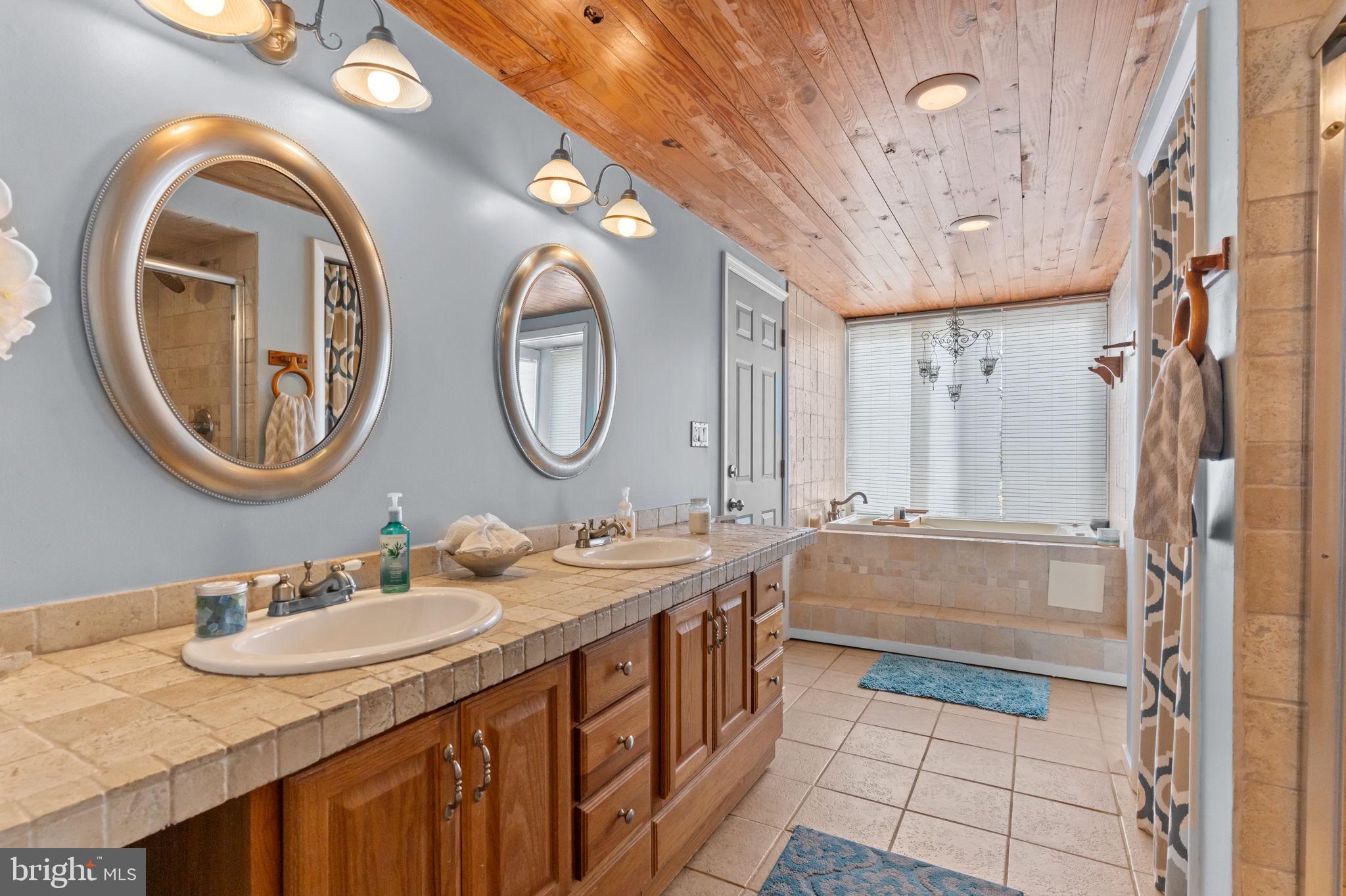 PENN VALLEY MANOR - Residential