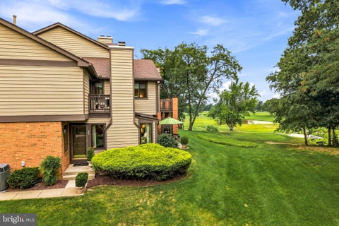 Townhouse For Sale - 908 Augusta Circle<br/> MOUNT LAUREL, NJ 08054