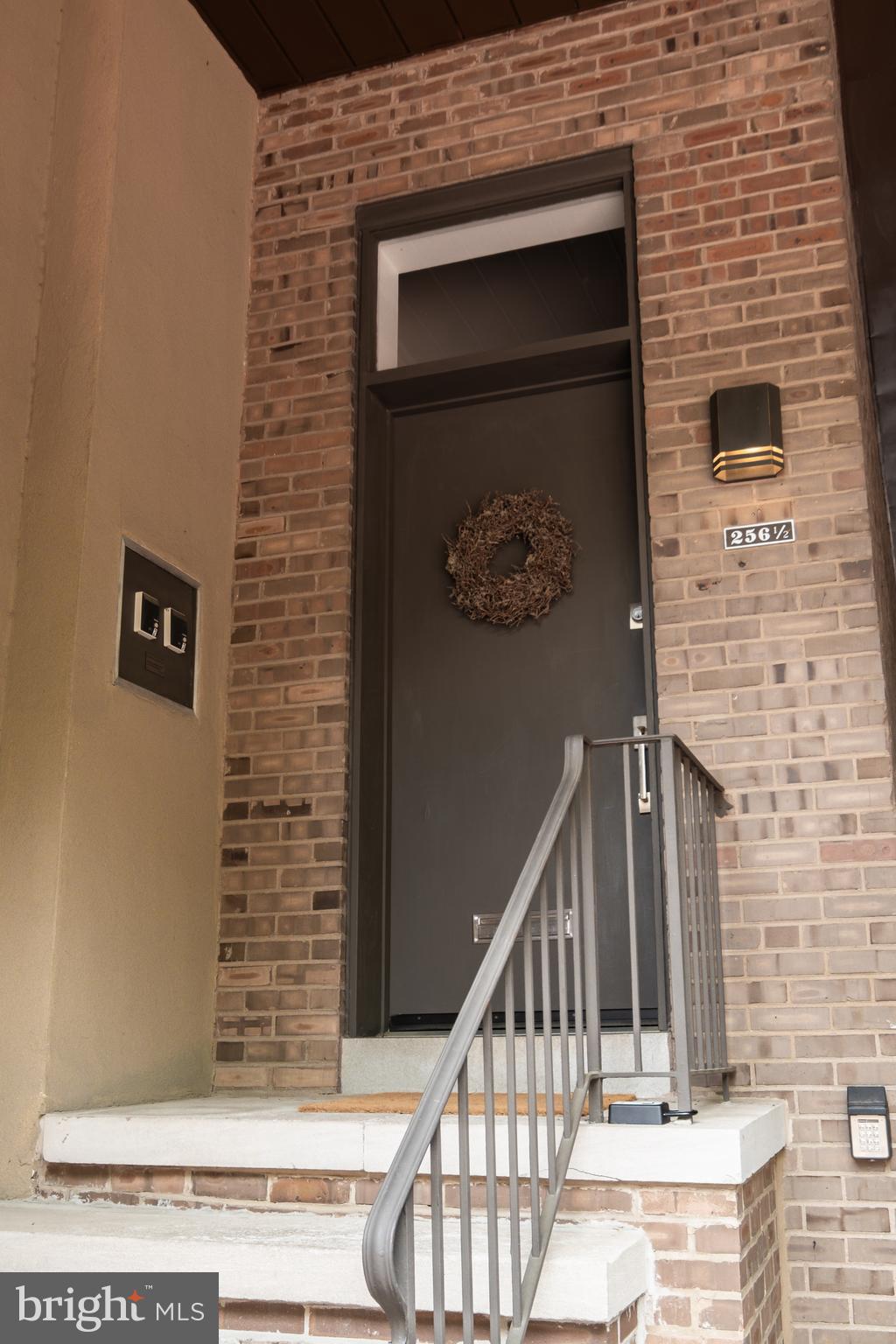 SOCIETY HILL - Residential Income