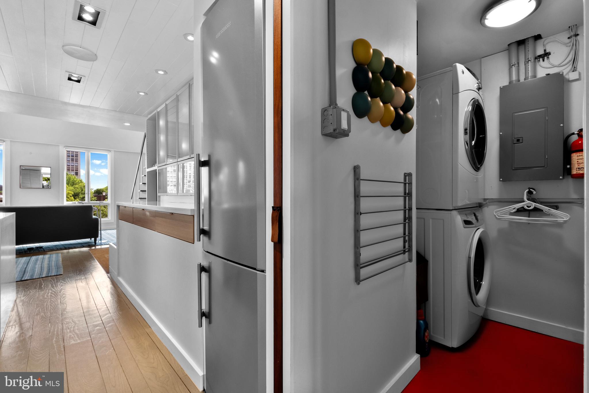 SOCIETY HILL - Residential Income