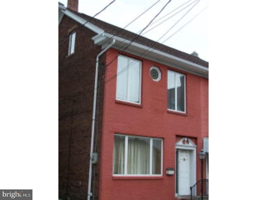 WELL CARED FOR SEMI, MODERN KITCHED AND BATH COVERED PORCH, LARGE YARD.       Mailing Address Continued: TAMAQUA Color: RED Amp: 200