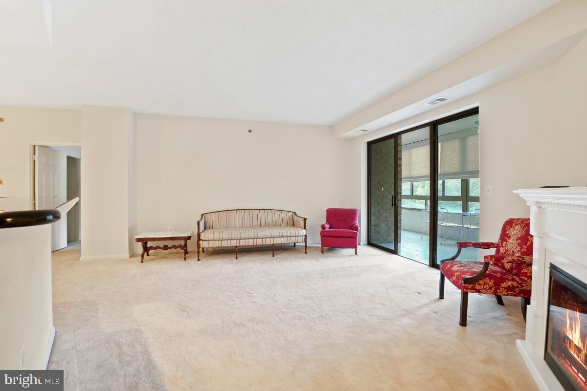 CREEKSIDE AT LEISURE WORLD - Residential