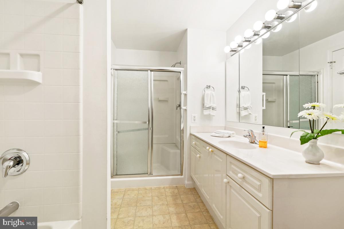 CREEKSIDE AT LEISURE WORLD - Residential