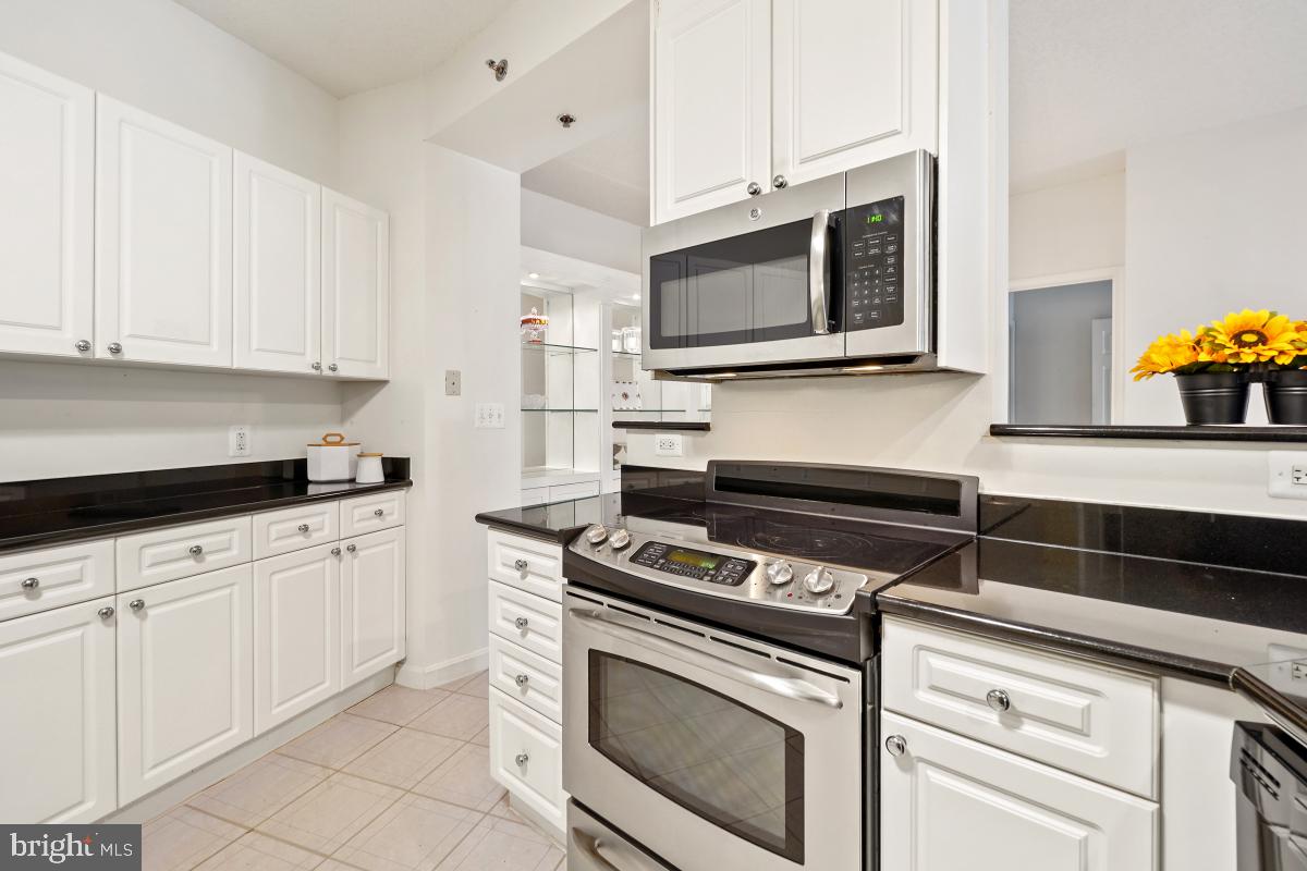 CREEKSIDE AT LEISURE WORLD - Residential