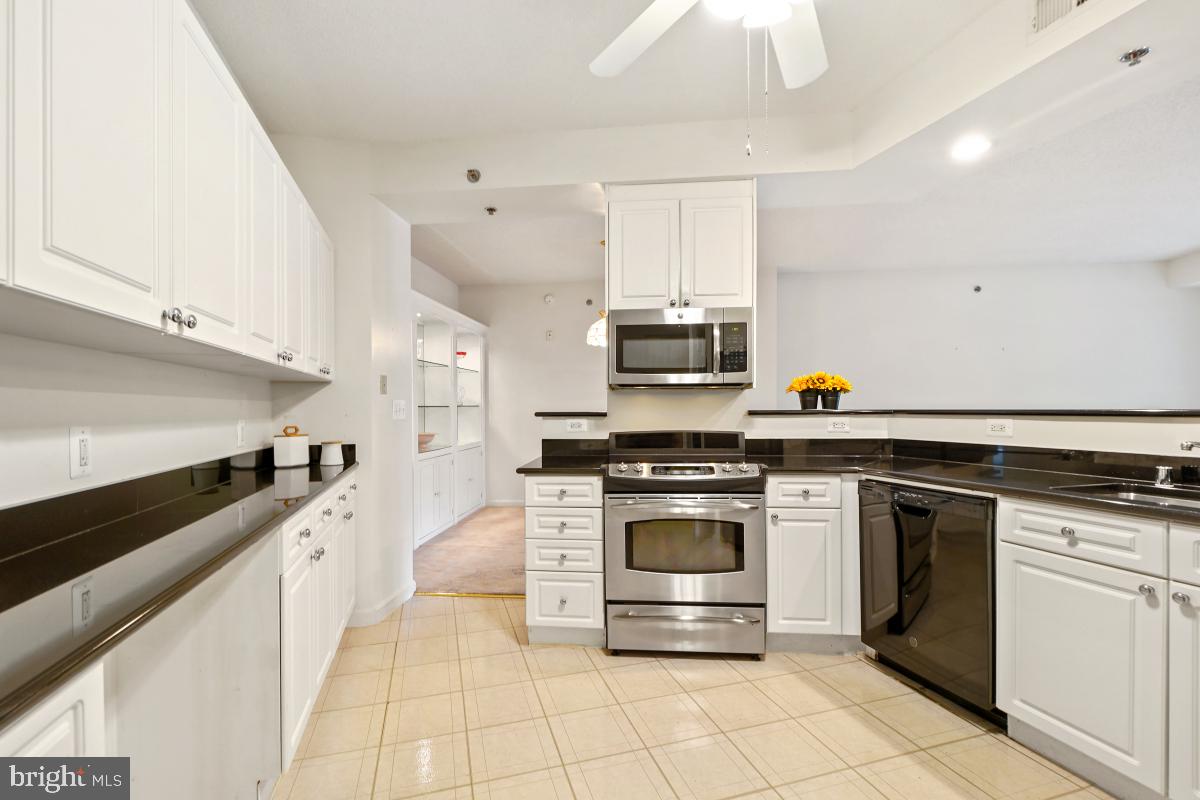 CREEKSIDE AT LEISURE WORLD - Residential