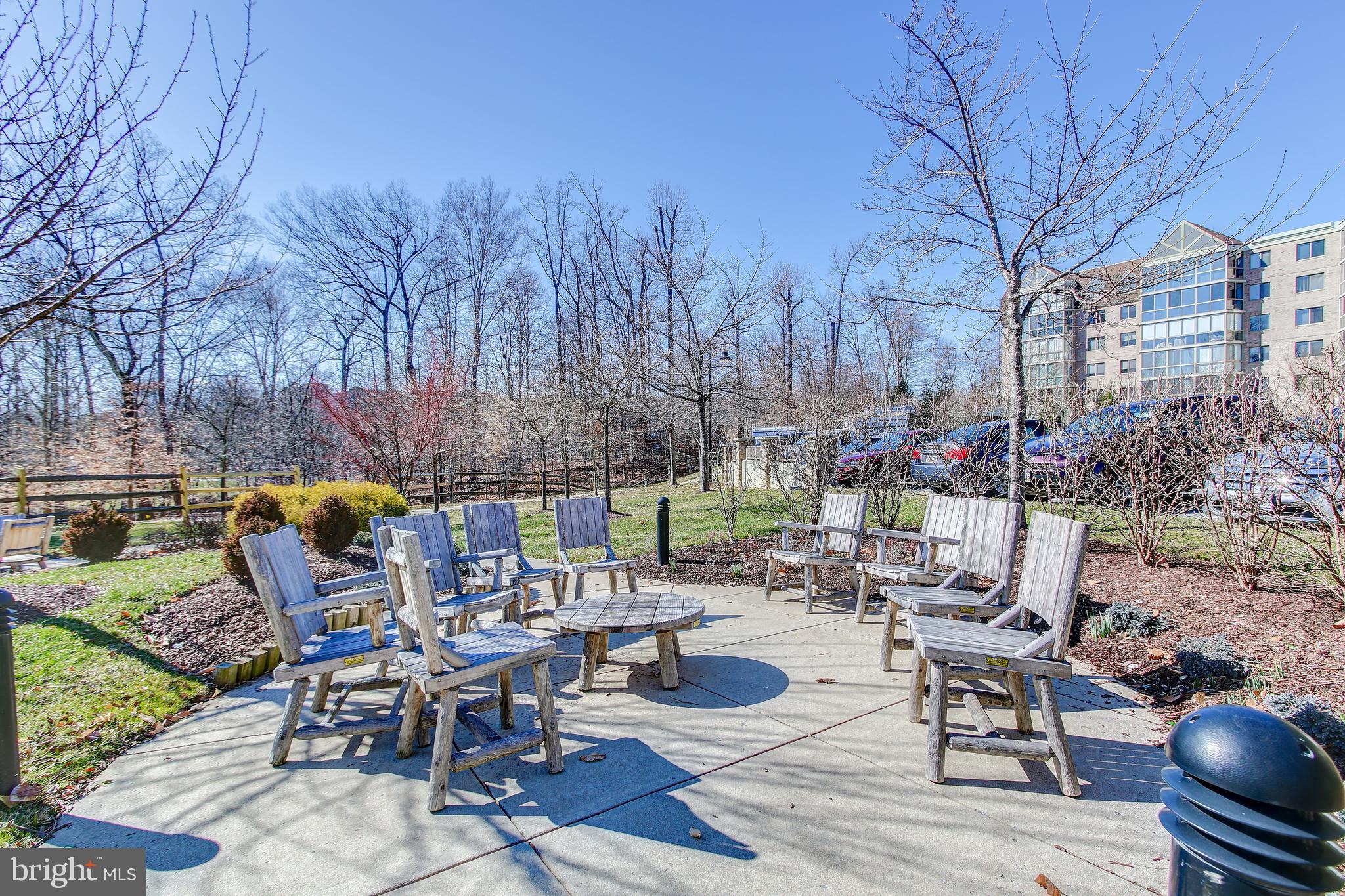 CREEKSIDE AT LEISURE WORLD - Residential
