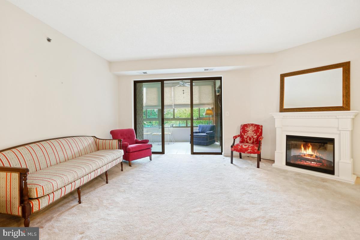 CREEKSIDE AT LEISURE WORLD - Residential