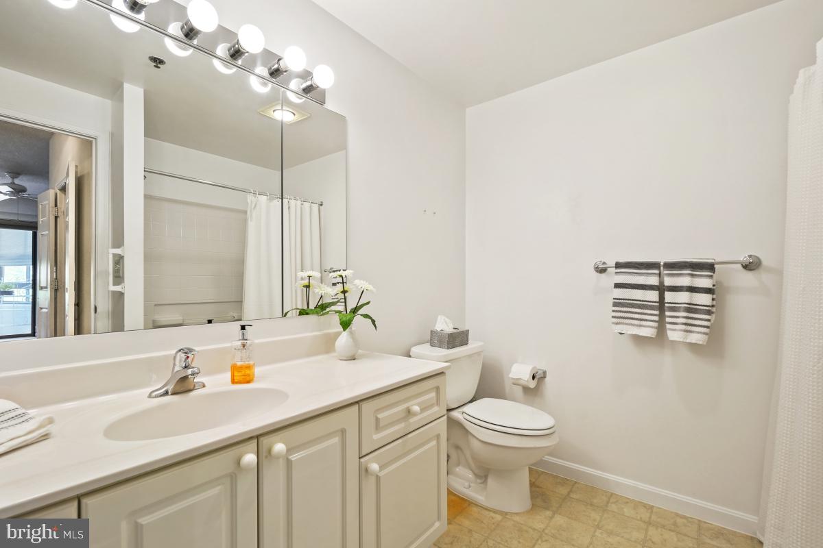 CREEKSIDE AT LEISURE WORLD - Residential