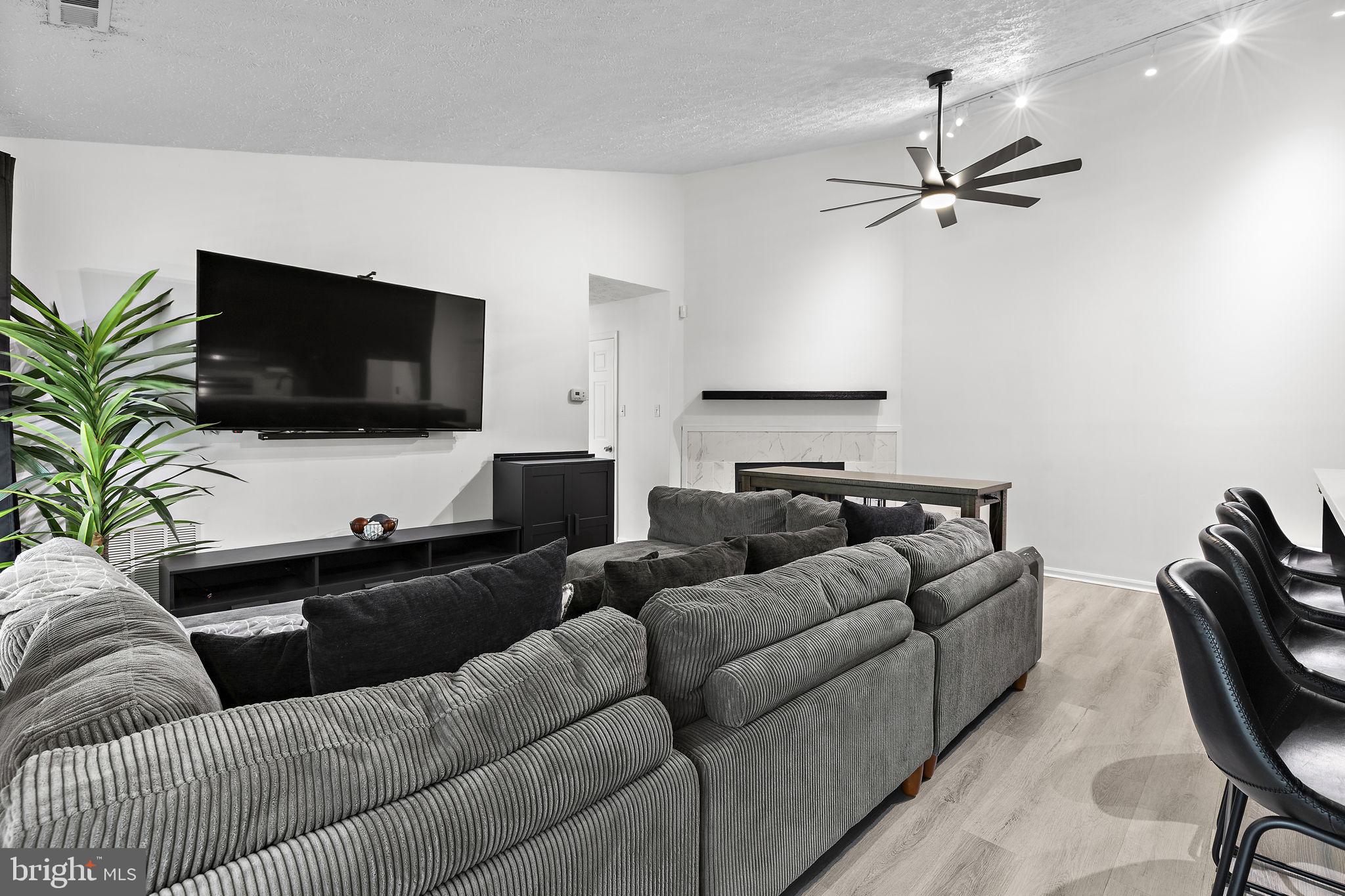 1309 CLOVER VALLEY WAY L 1309-L