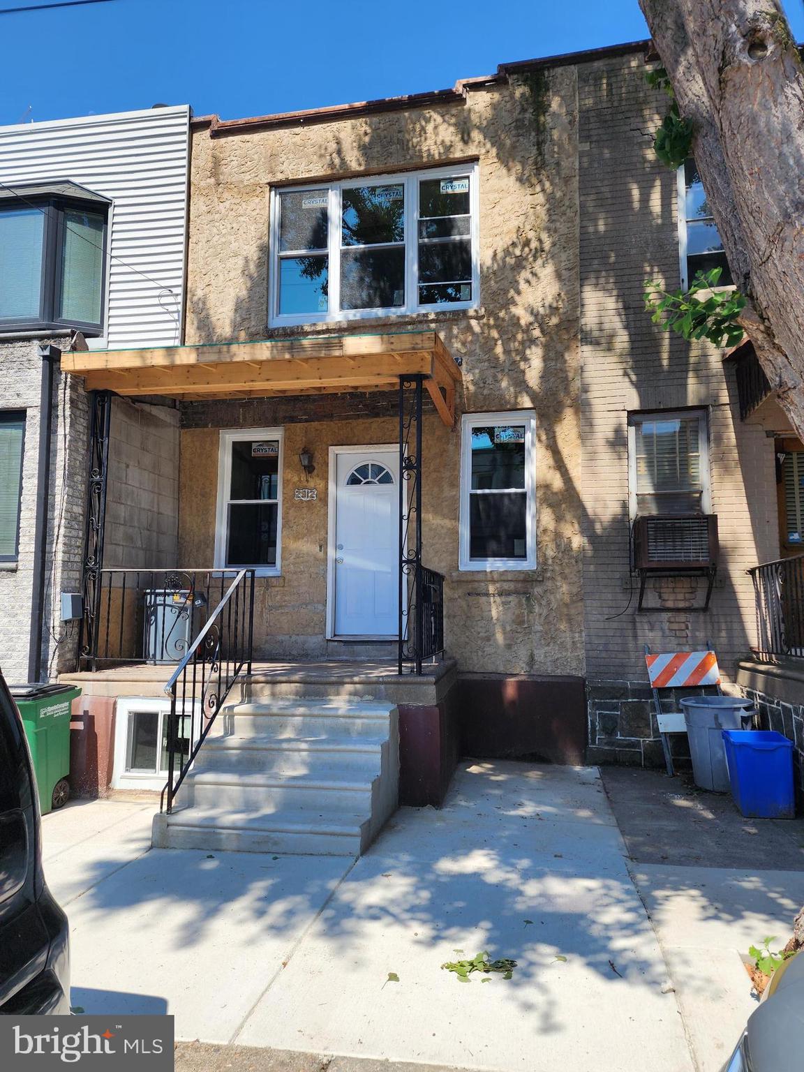 Opportunity to purchase on this beautiful street. This property will need updates but L&I issues are repaired .
Needs HVAC system installed , kitchen and bath, floors , ceiling and walls. Has newly coated roof, replacement windows, some electrical and plumbing updates.,
Some landscaping, new porch roof and sidewalk cement work completed