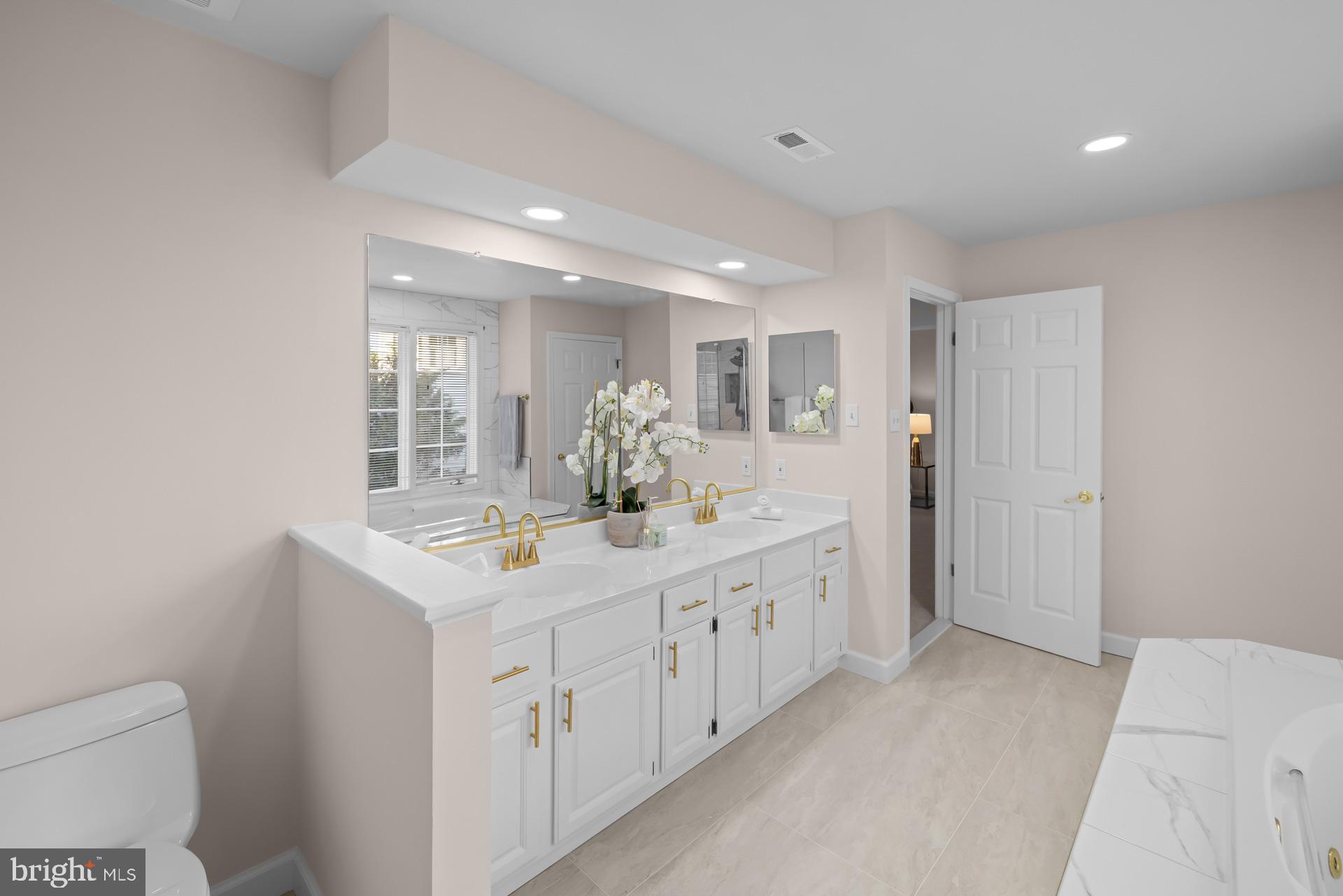 ROSEWOOD MANOR - Residential