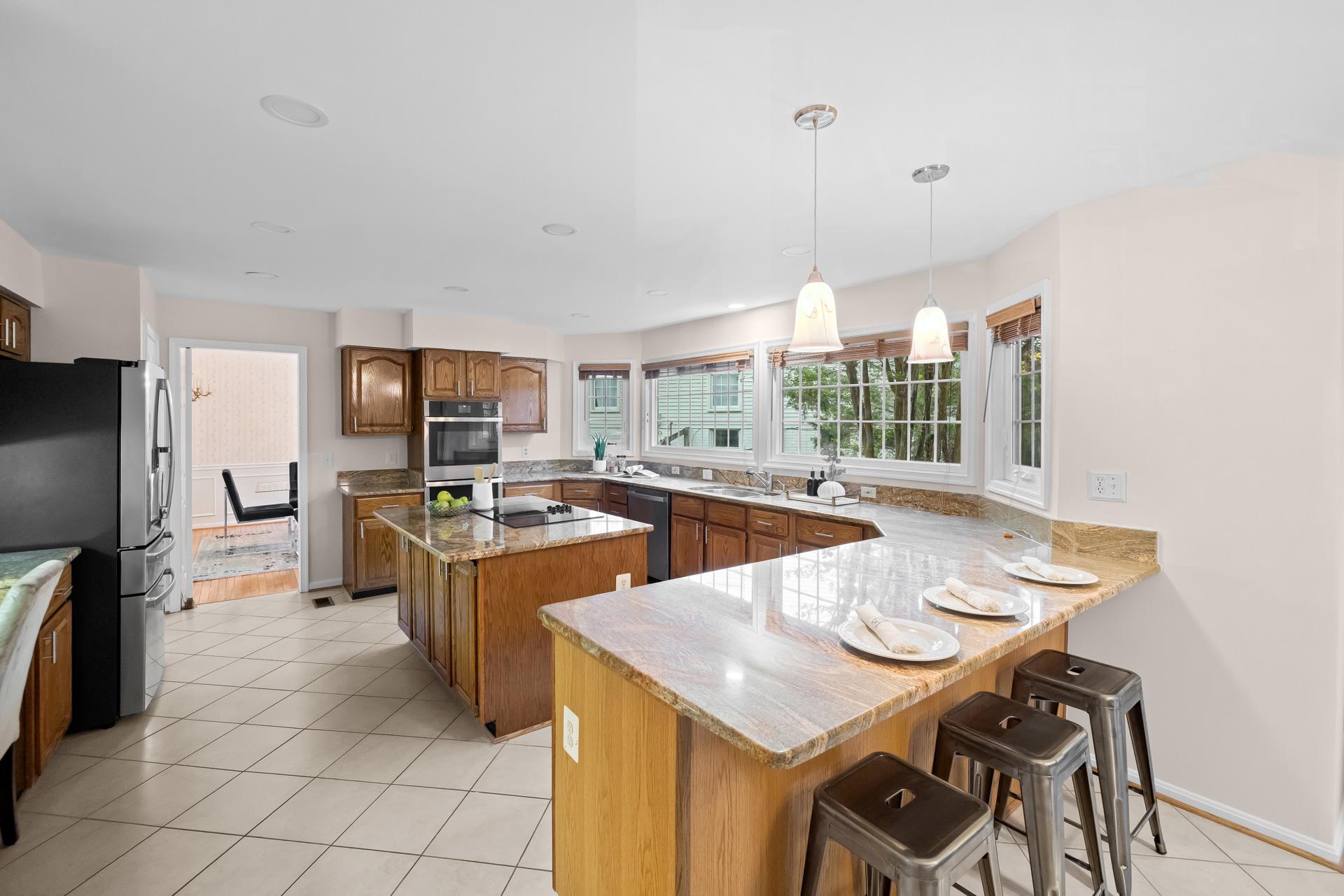 ROSEWOOD MANOR - Residential