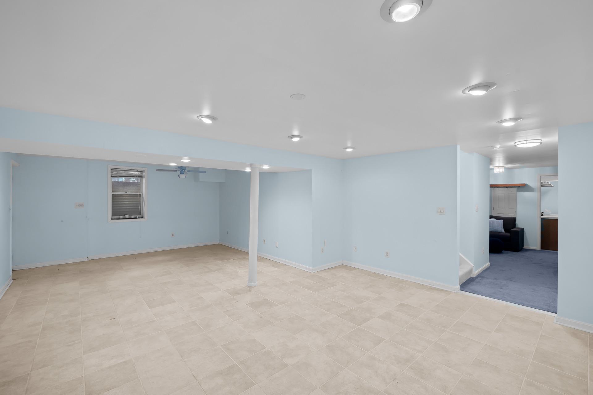 ROSEWOOD MANOR - Residential