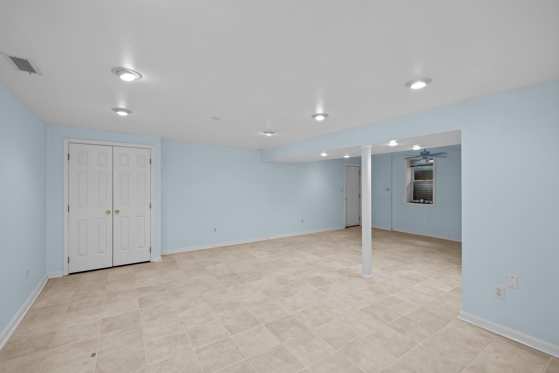 ROSEWOOD MANOR - Residential