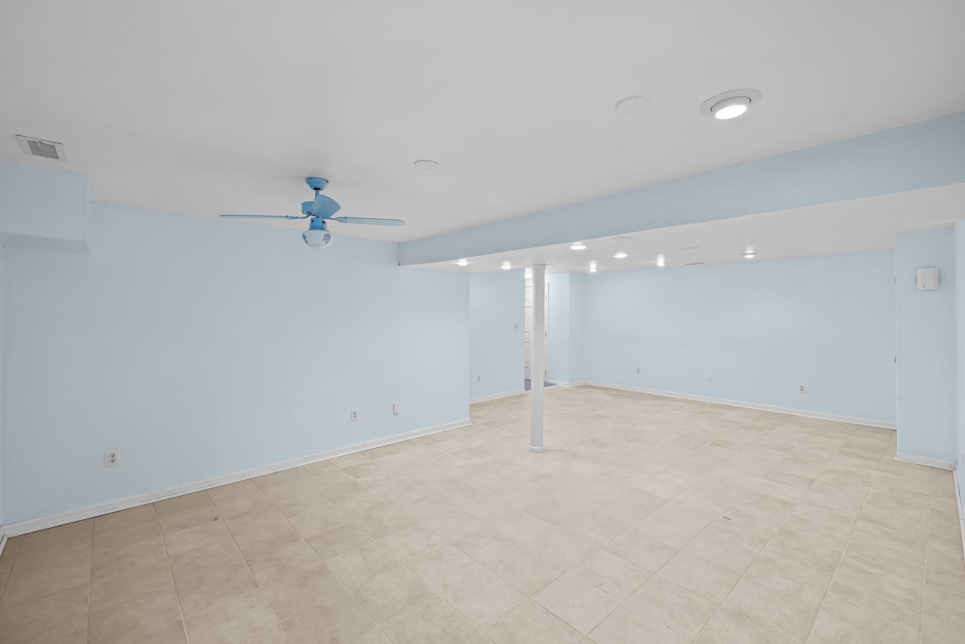 ROSEWOOD MANOR - Residential