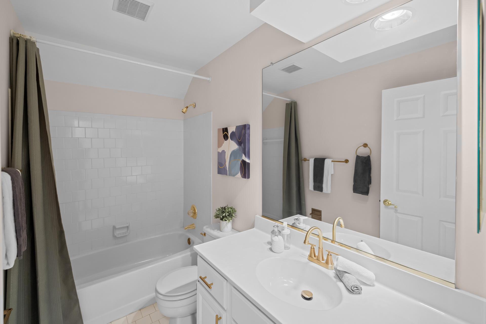 ROSEWOOD MANOR - Residential