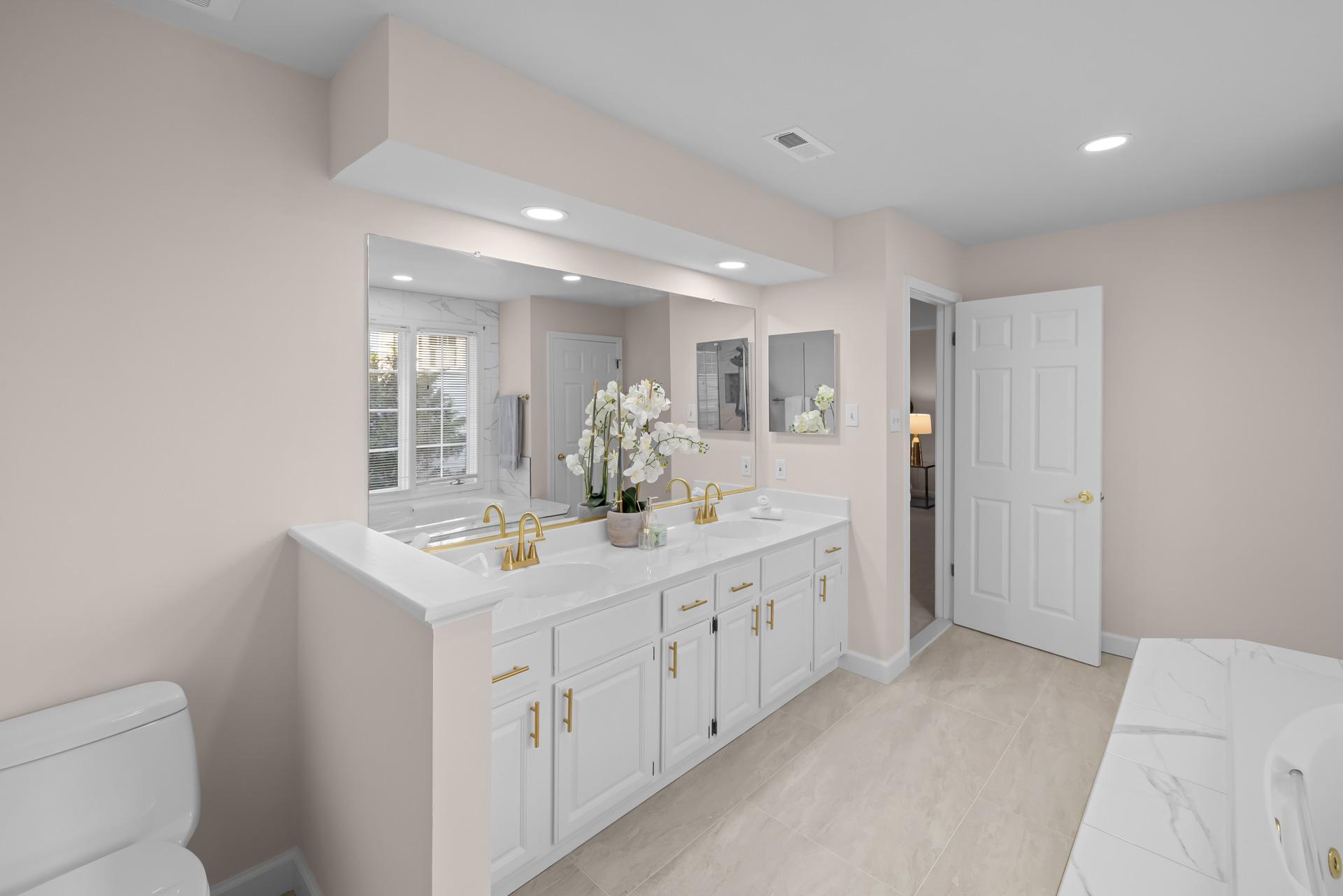 ROSEWOOD MANOR - Residential