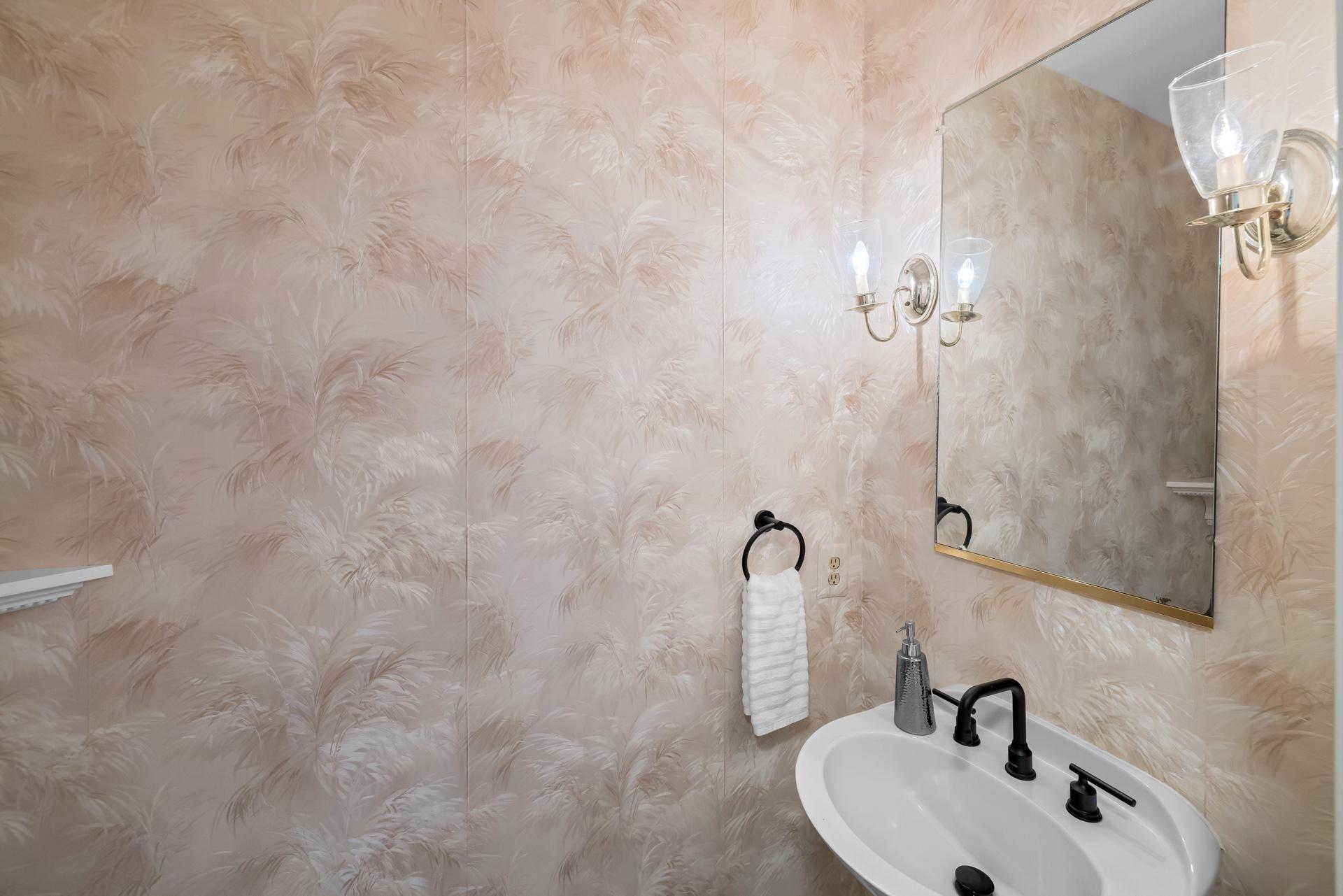 ROSEWOOD MANOR - Residential