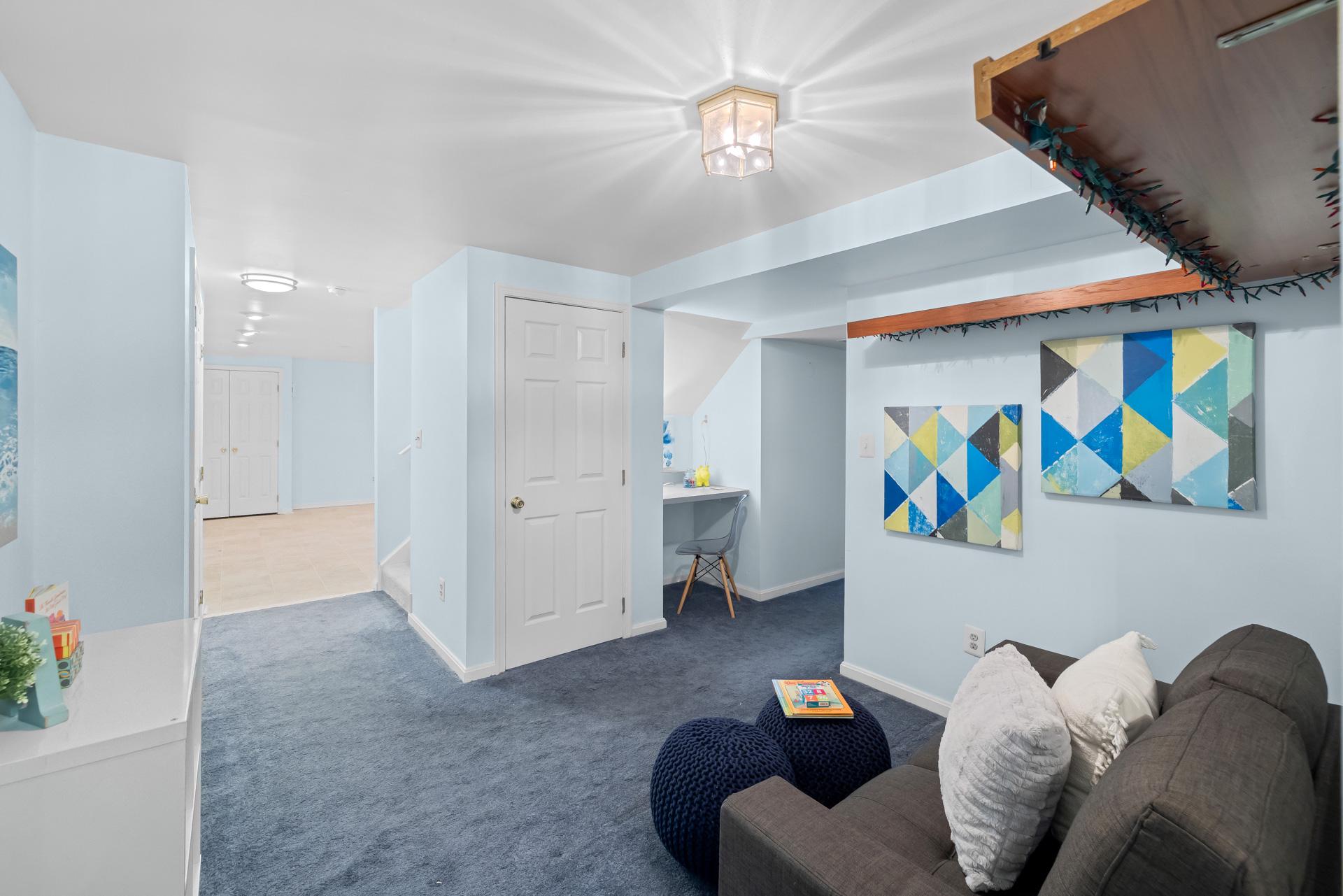 ROSEWOOD MANOR - Residential