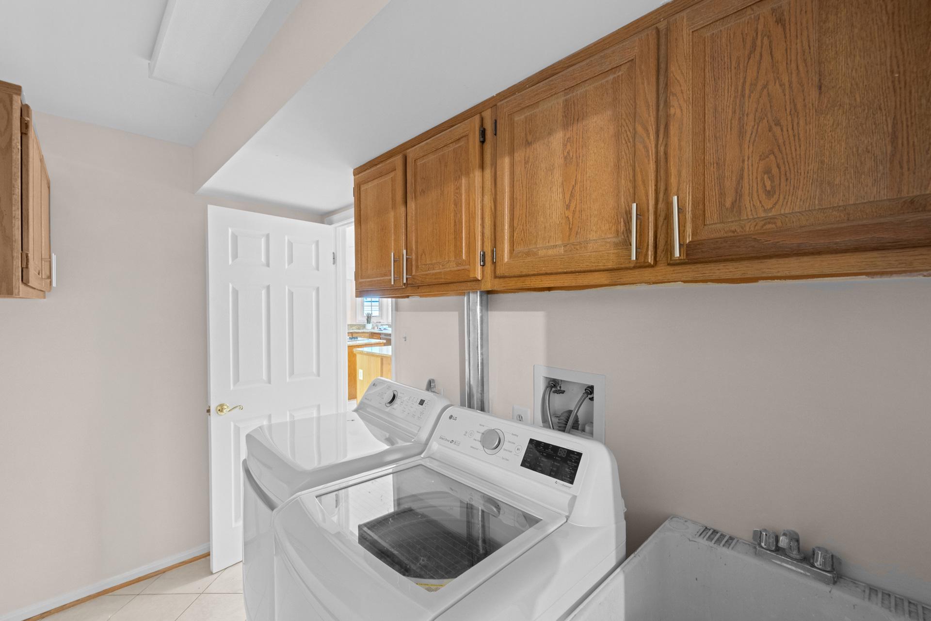 ROSEWOOD MANOR - Residential