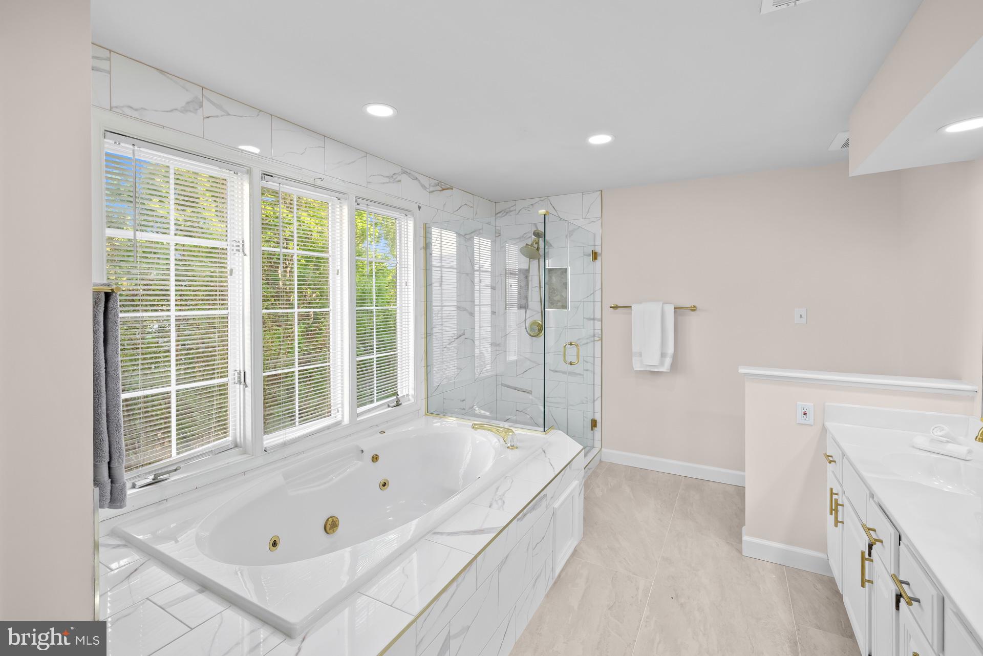 ROSEWOOD MANOR - Residential