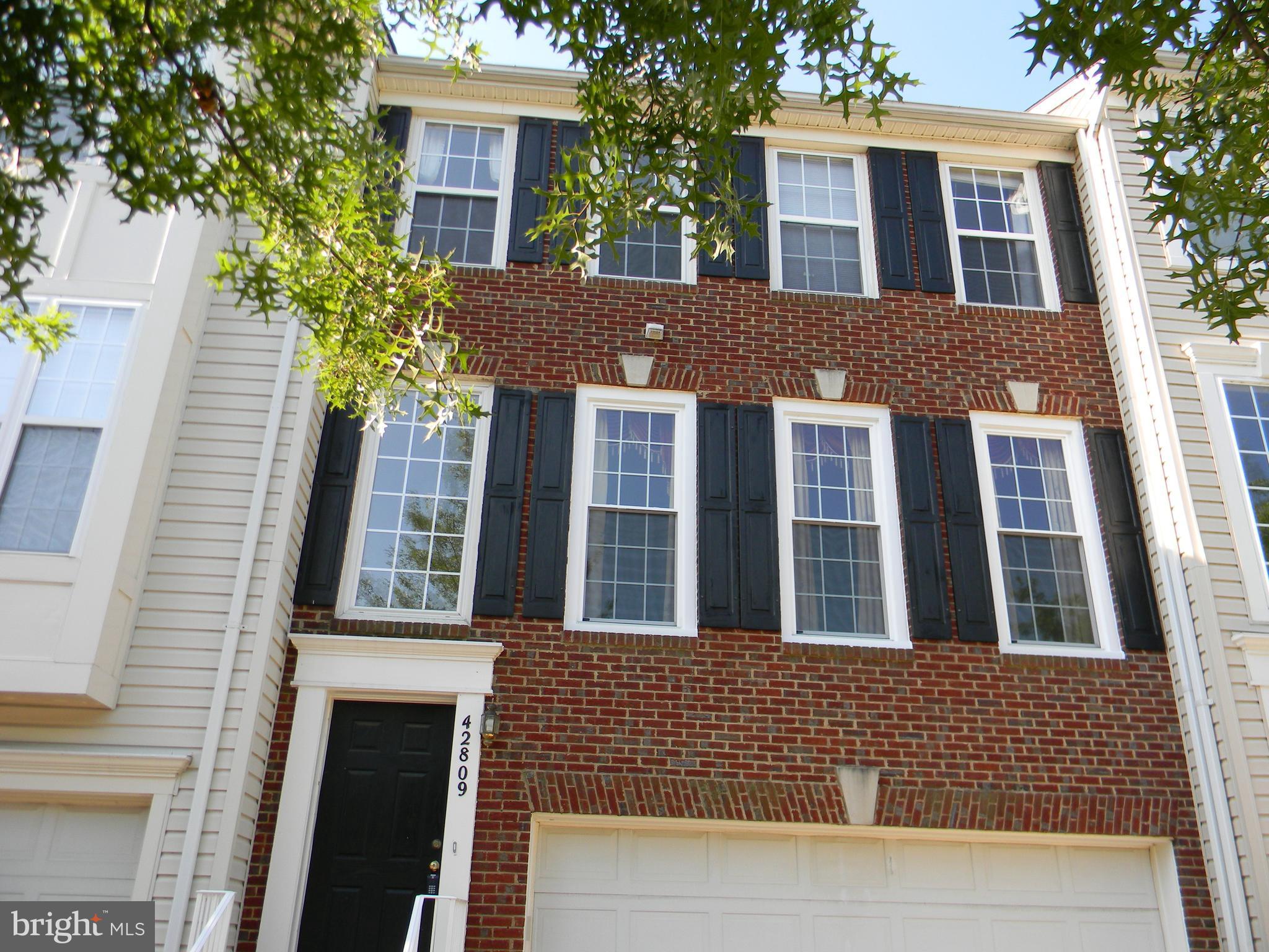 SOUTH RIDING - Residential Lease