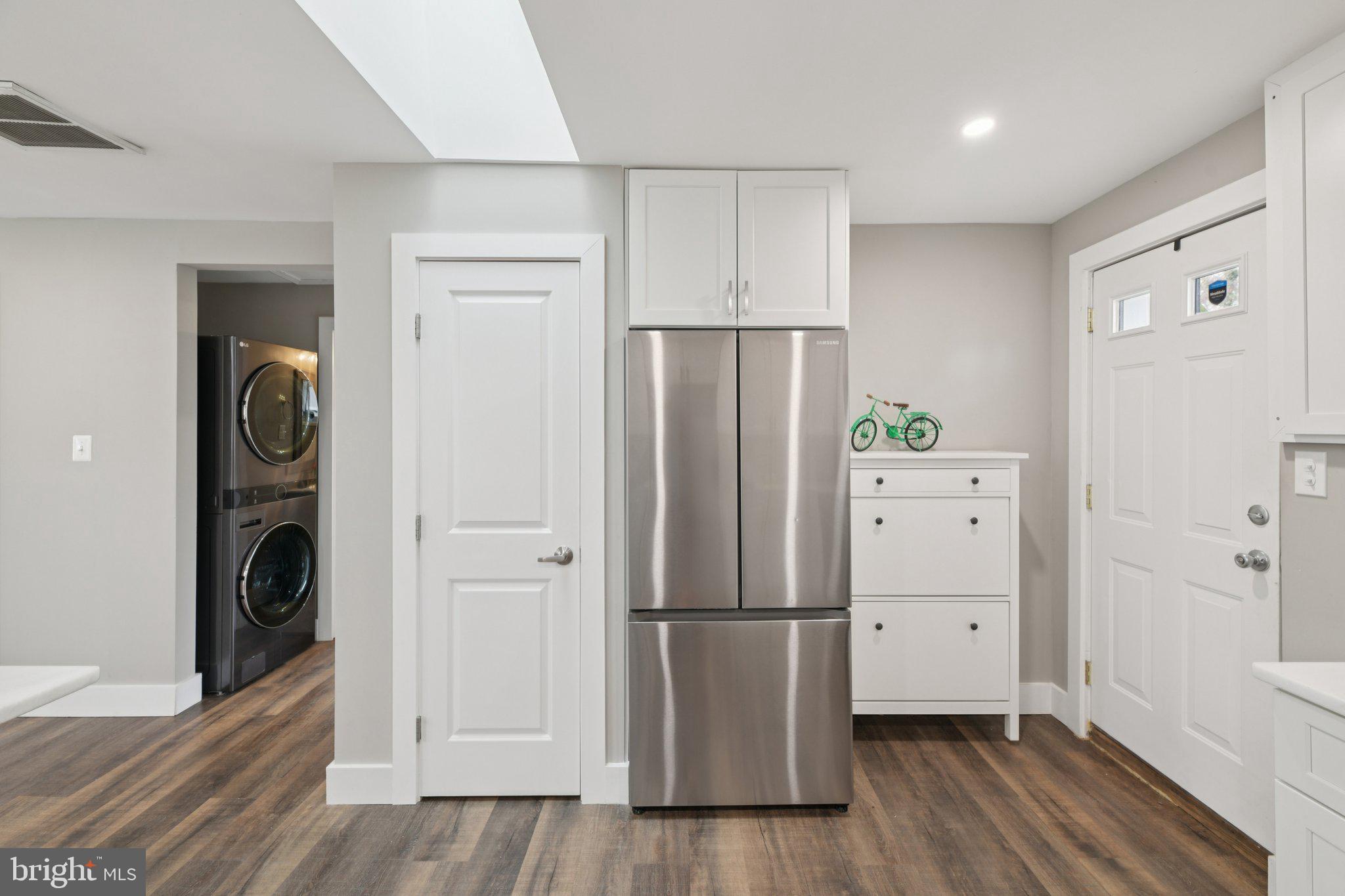 ENGLESIDE VILLAGE - Residential