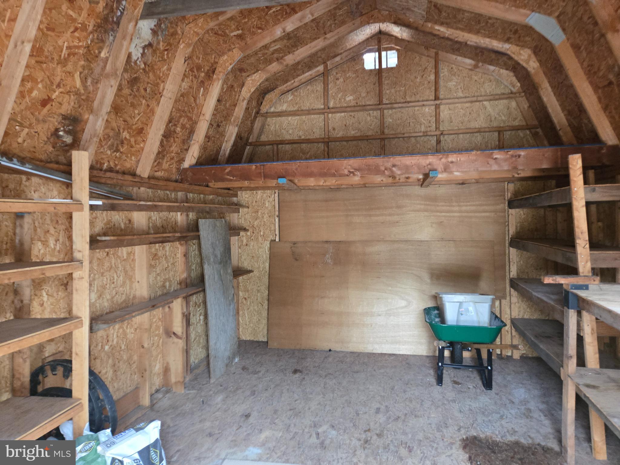 8422 WOODLAWN STREET