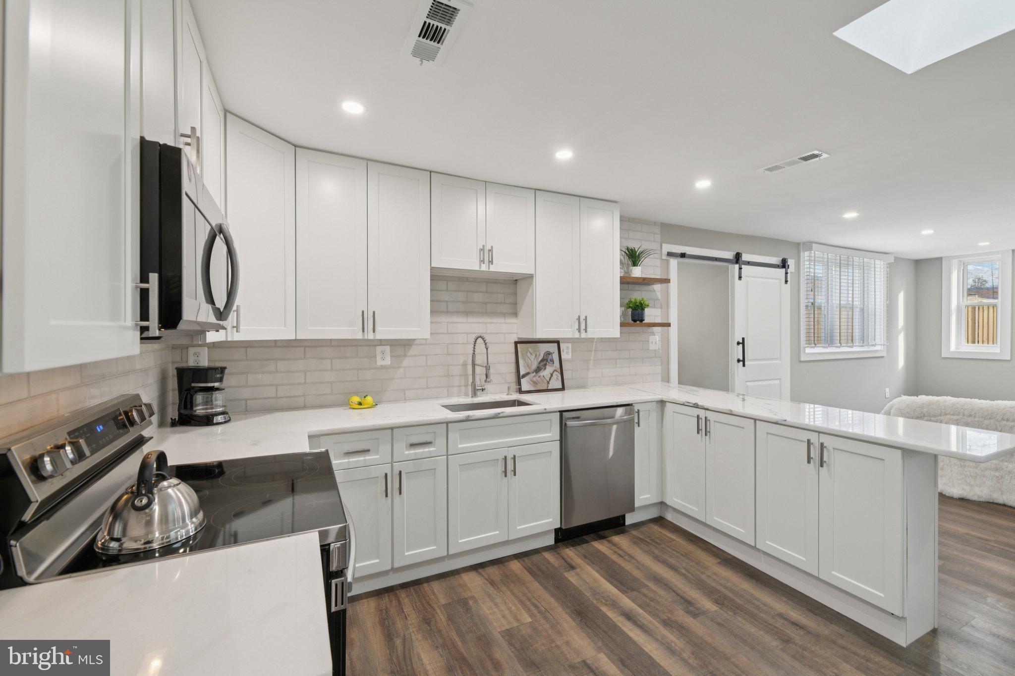 ENGLESIDE VILLAGE - Residential