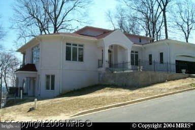 LONG BEACH - Residential Lease