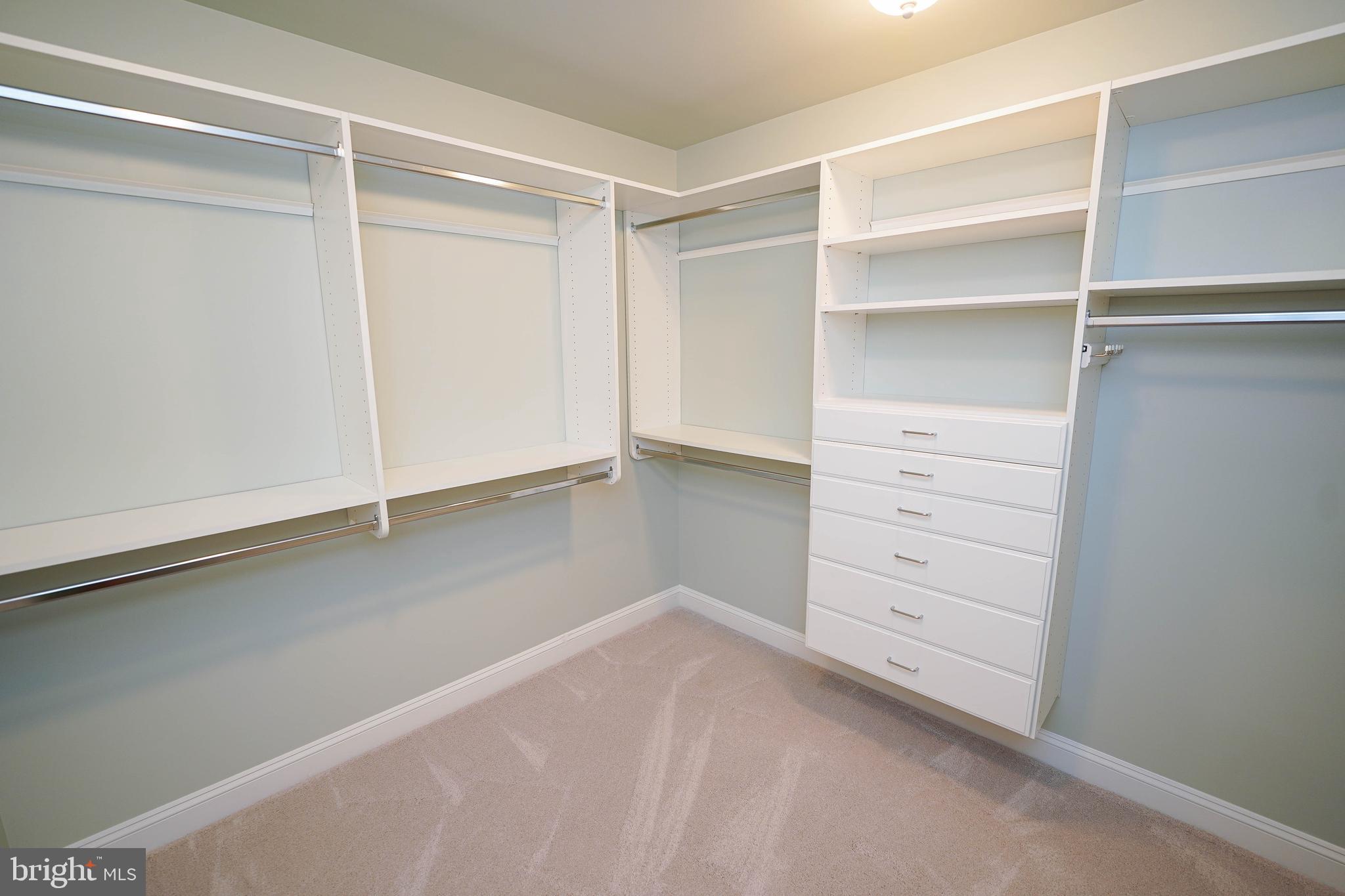 SLEEPY HOLLOW - Residential