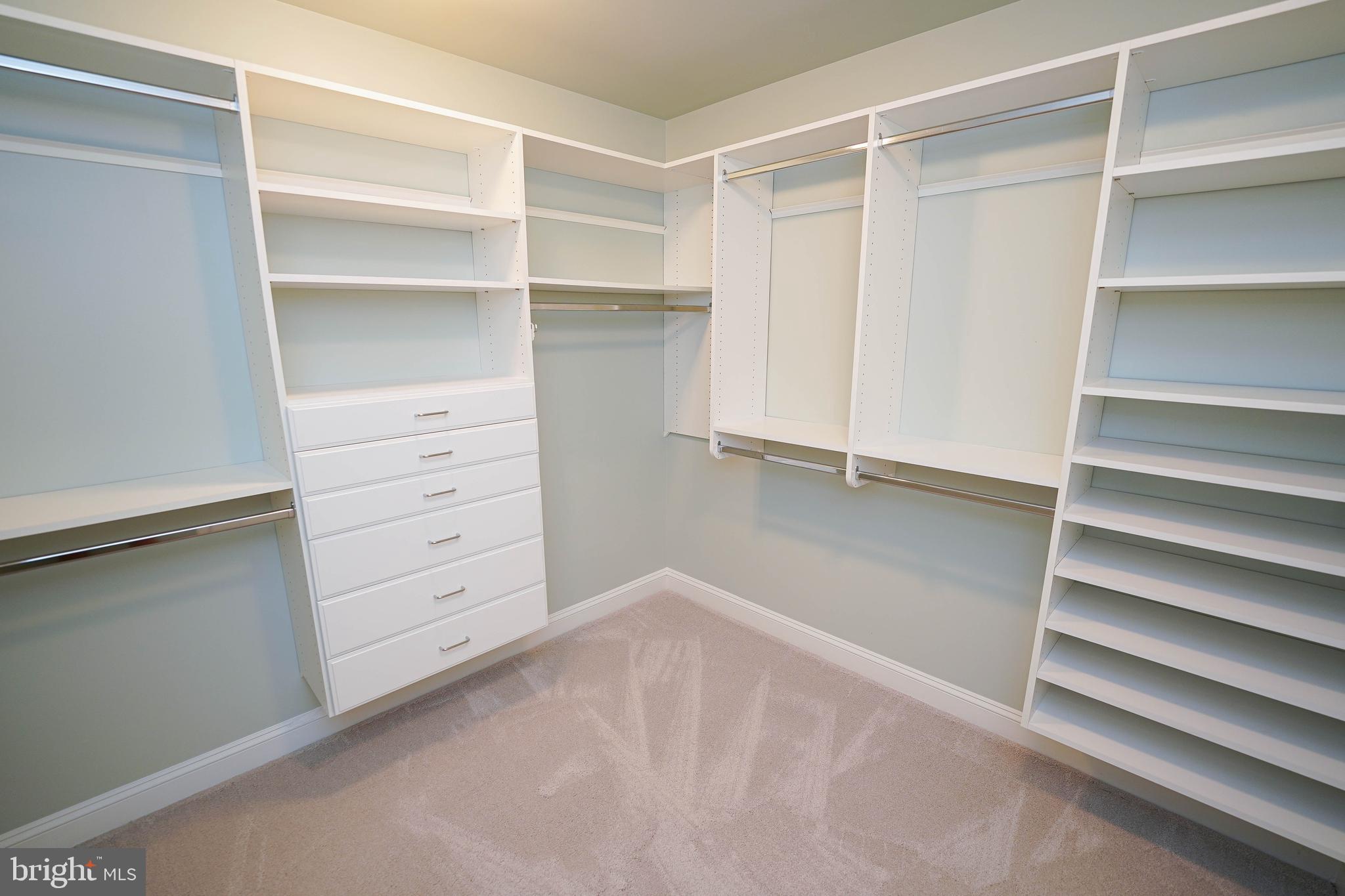 SLEEPY HOLLOW - Residential