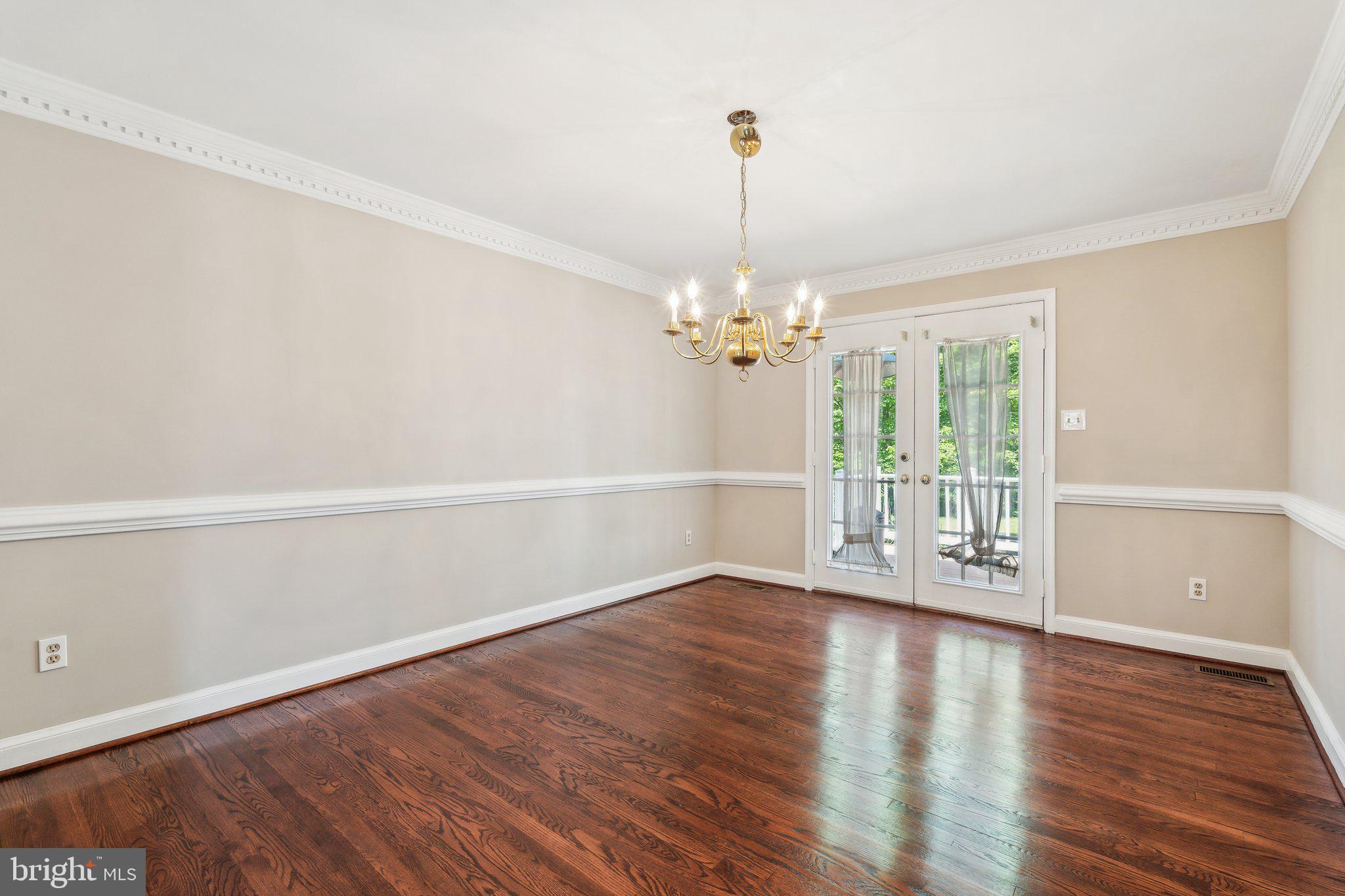 7708 CASTLEBURY COURT