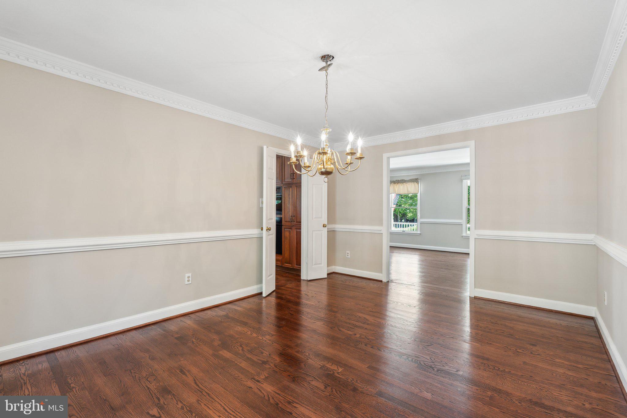 7708 CASTLEBURY COURT