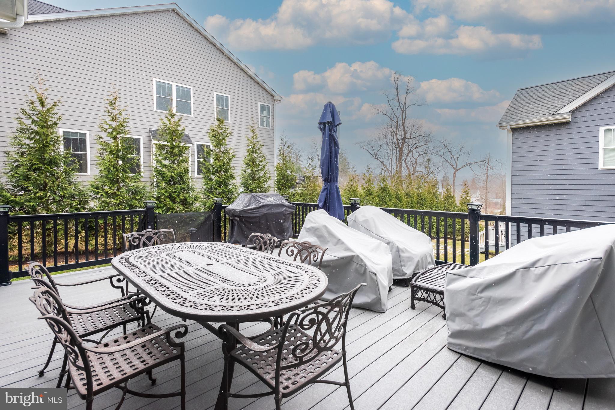 MEDIA WALK - Residential