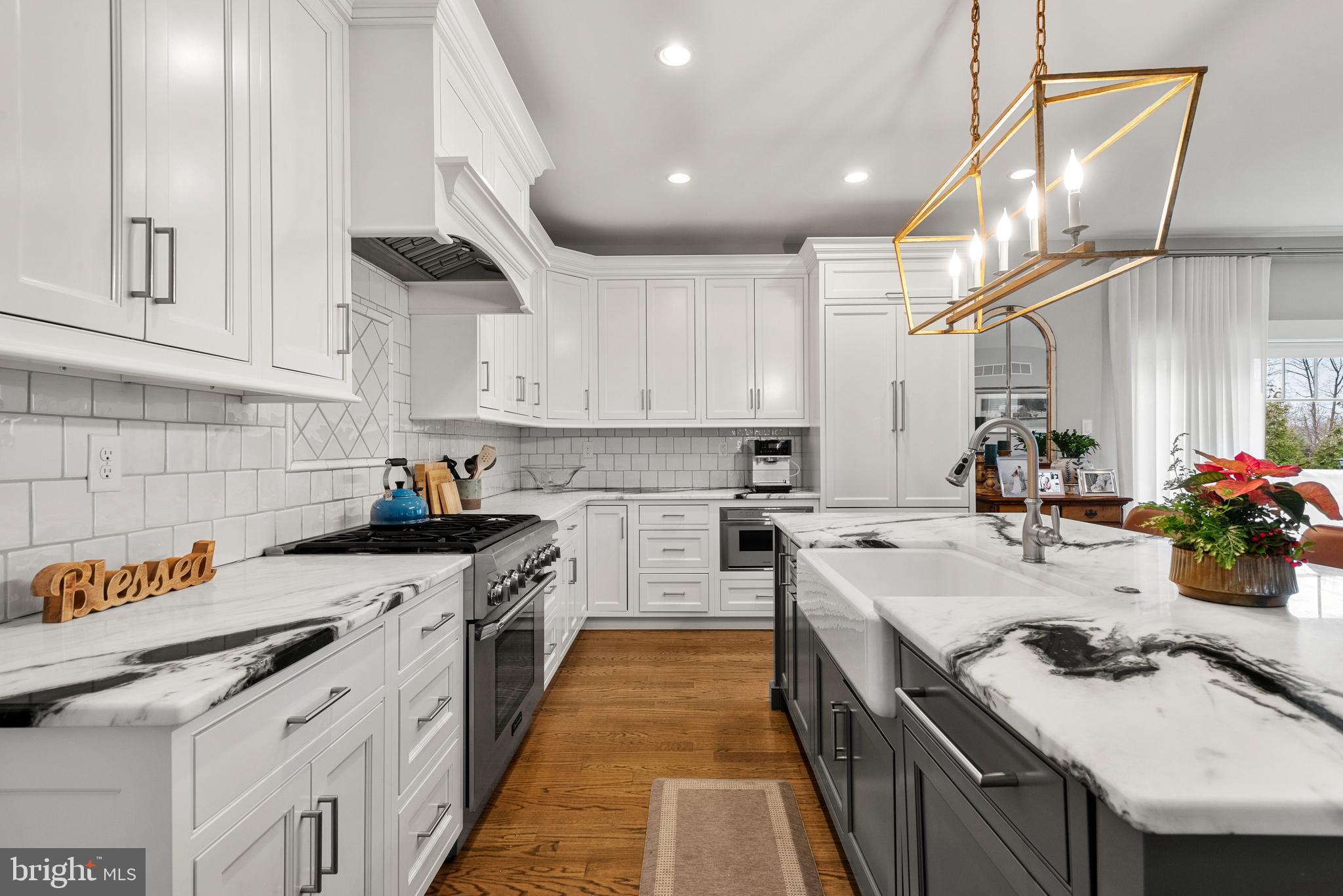 MEDIA WALK - Residential