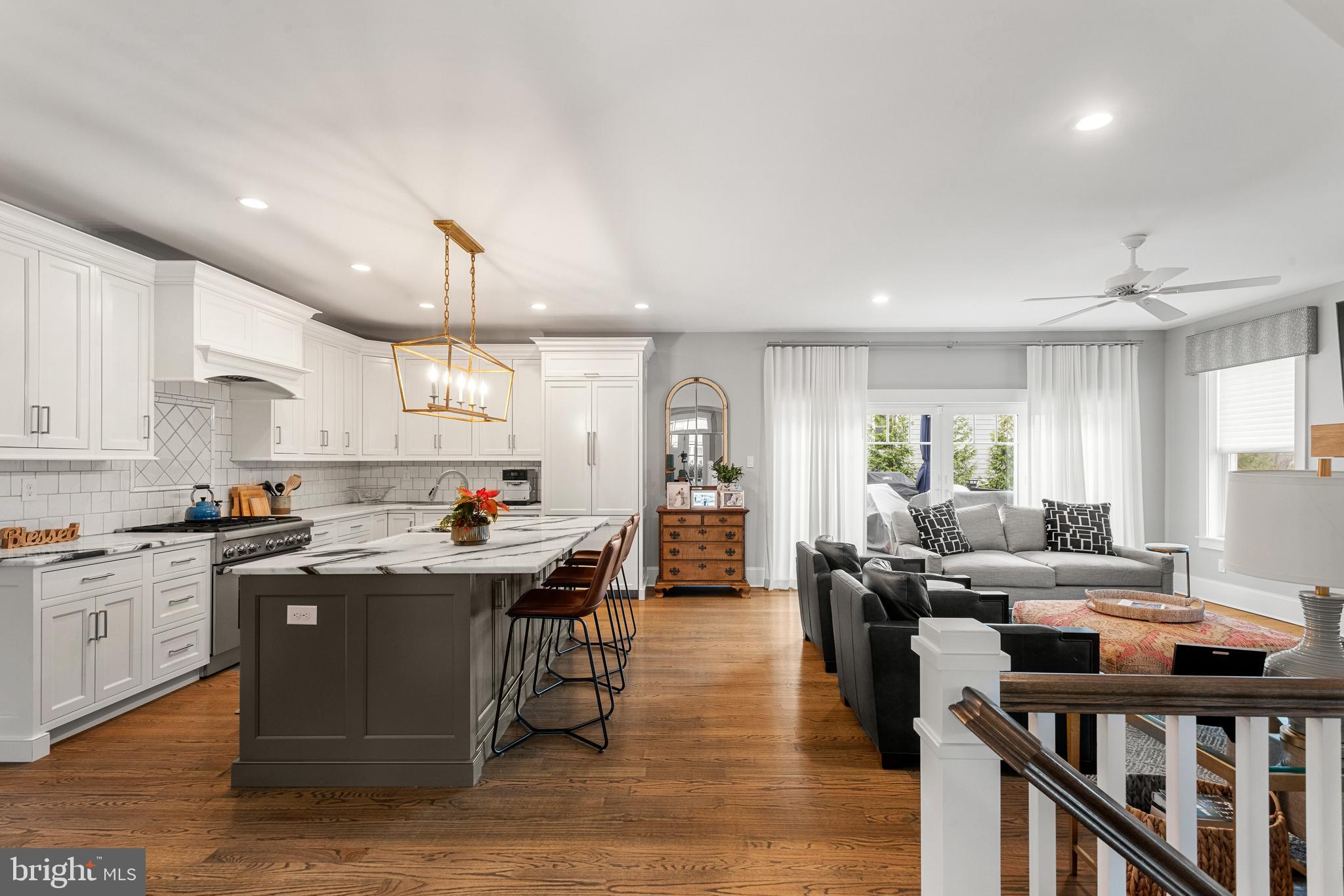 MEDIA WALK - Residential