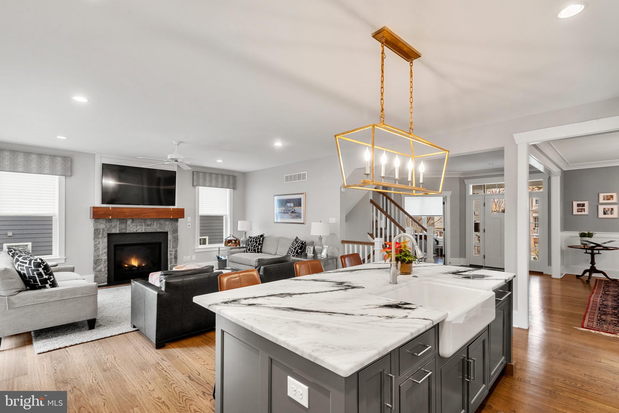 MEDIA WALK - Residential