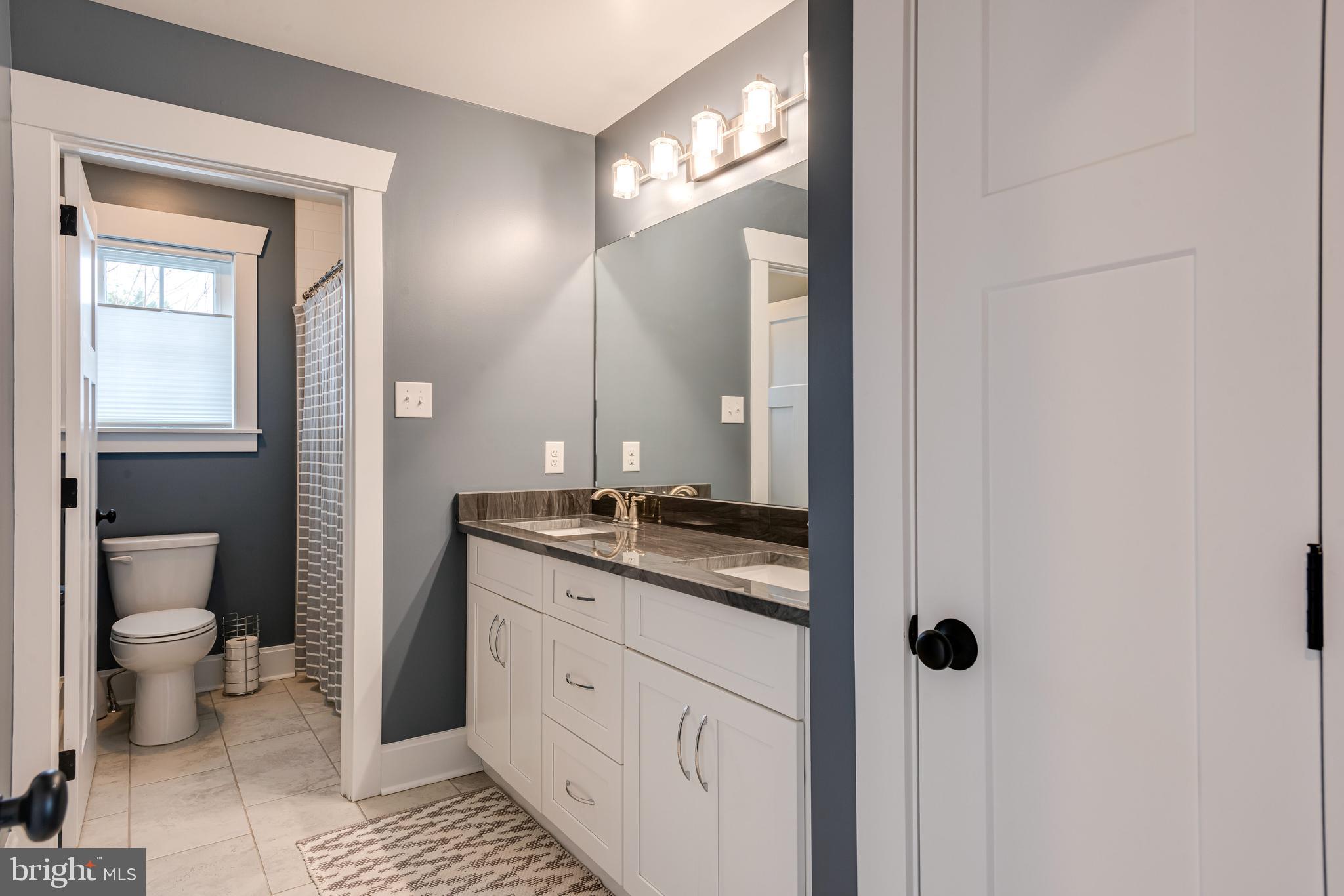 MEDIA WALK - Residential