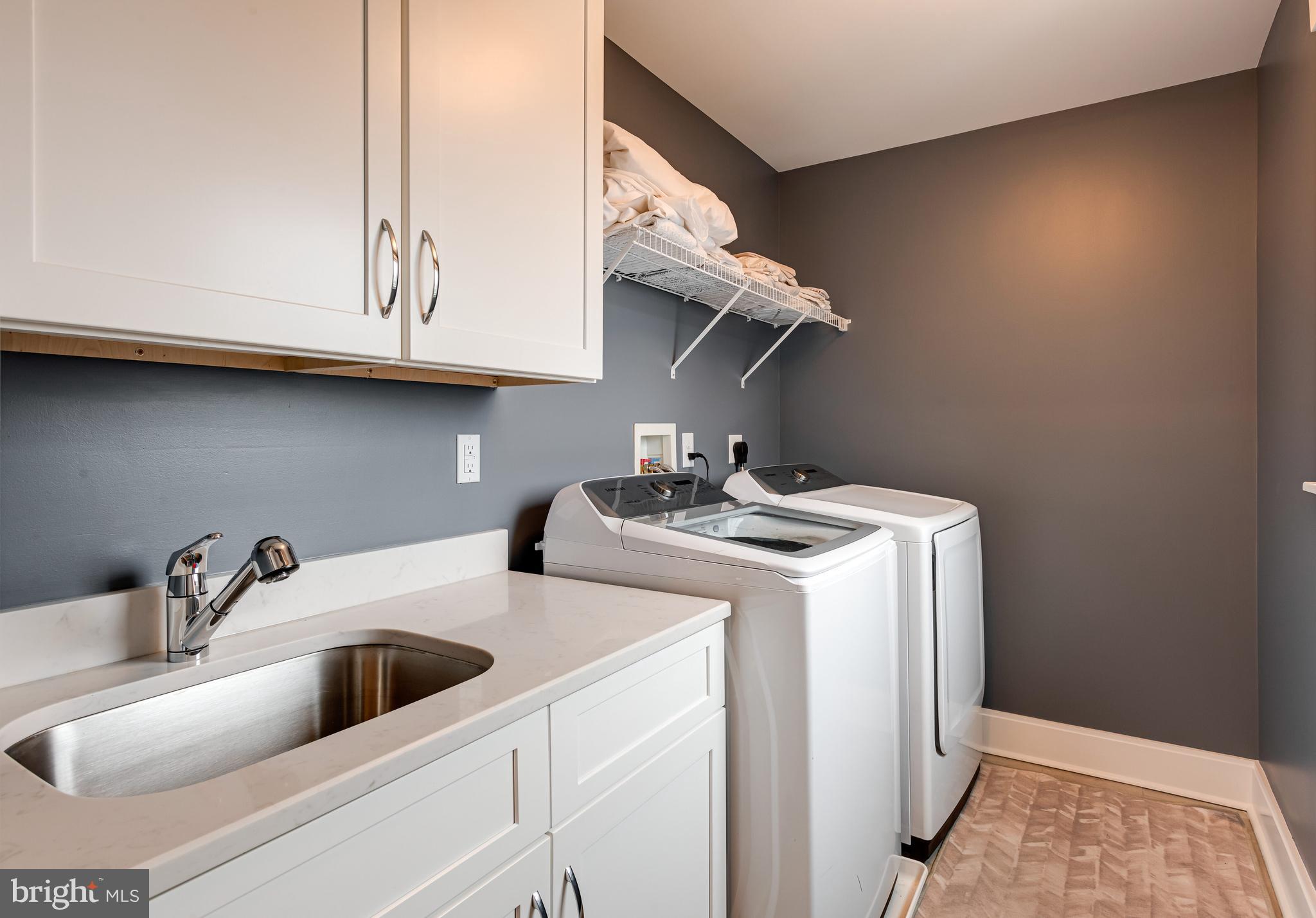 MEDIA WALK - Residential