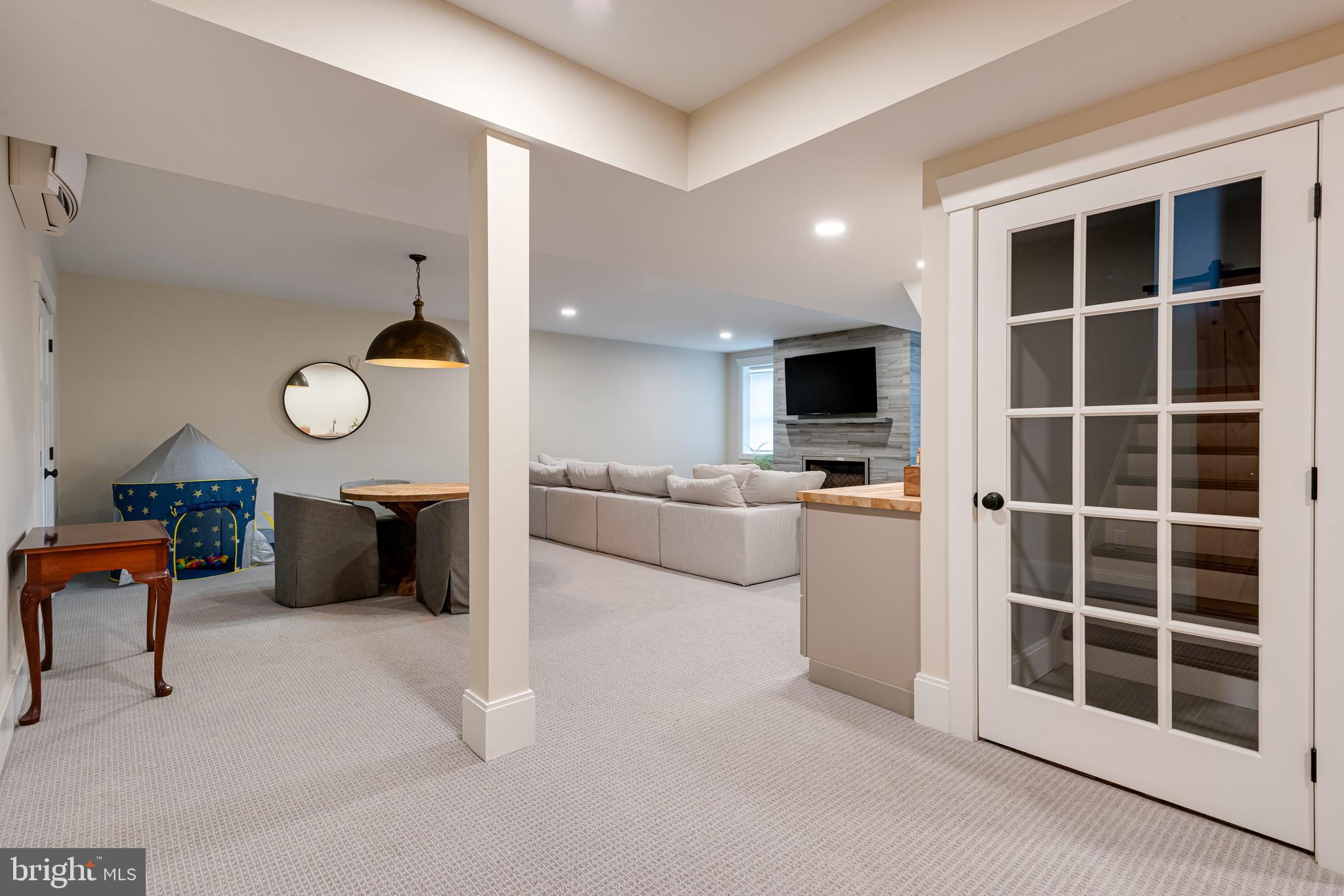 MEDIA WALK - Residential