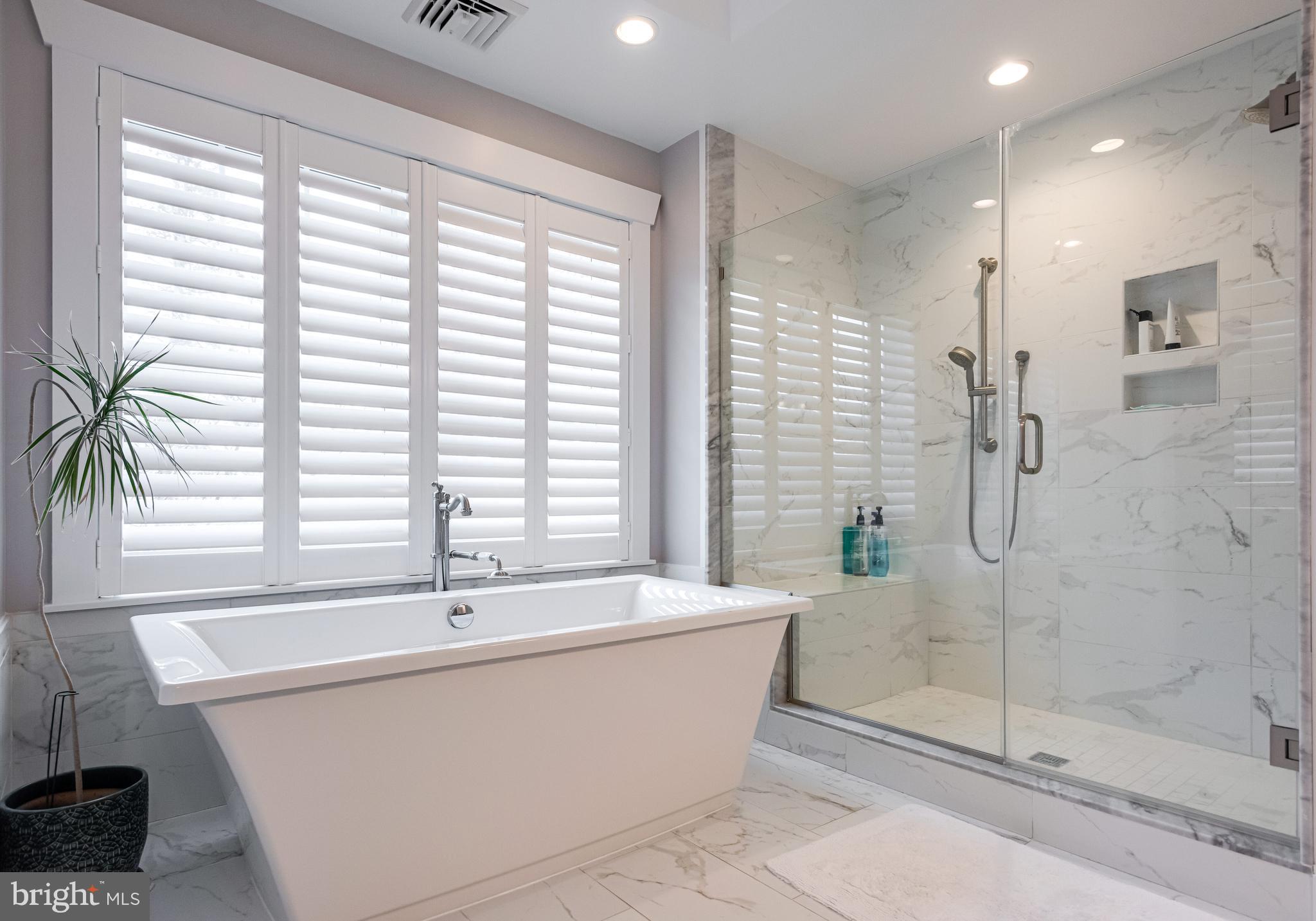 MEDIA WALK - Residential